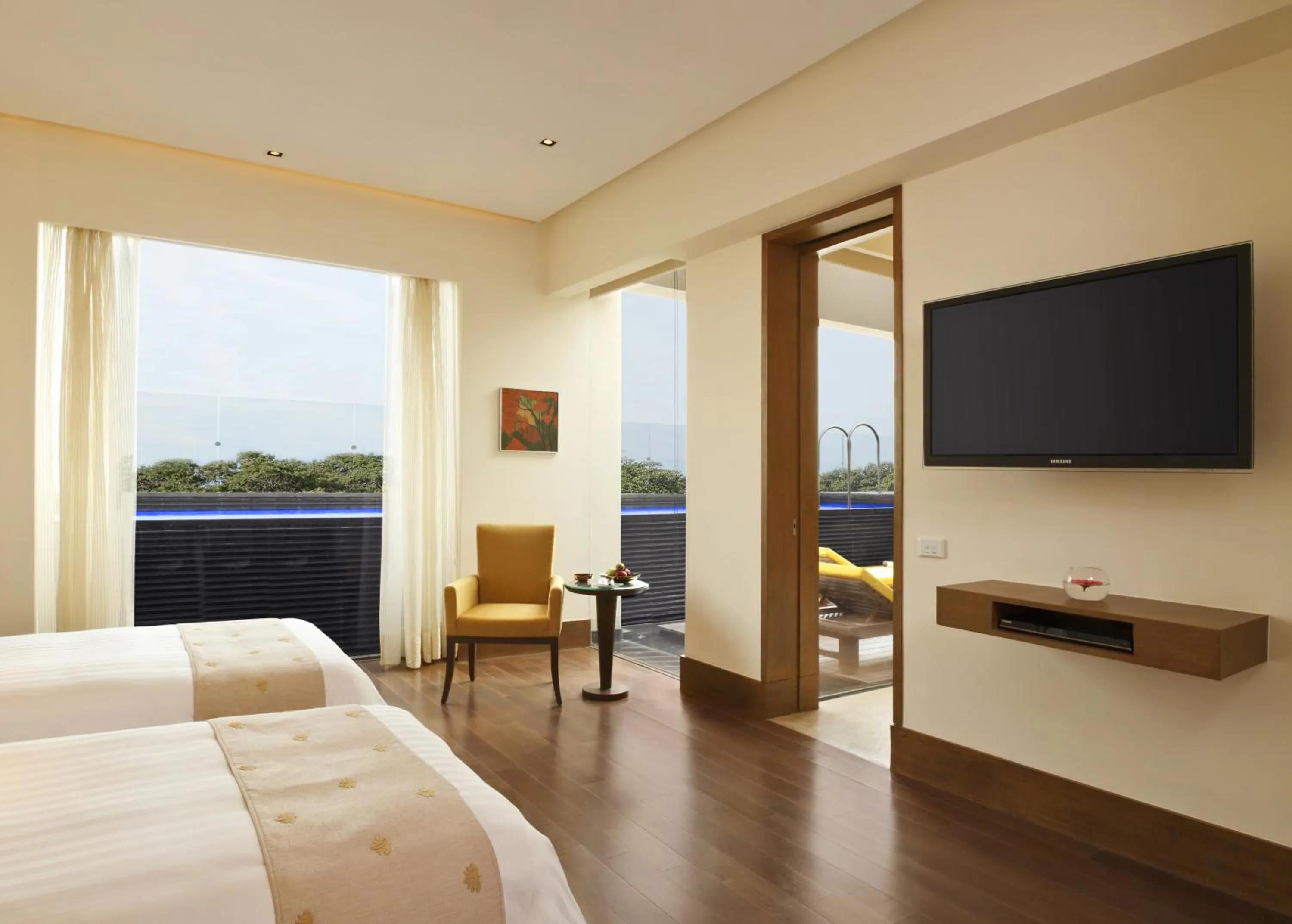 View (from property/room), Bed in The Oberoi Gurgaon