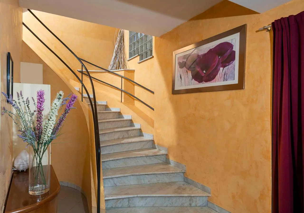 Lobby or reception in Hotel Petrarca