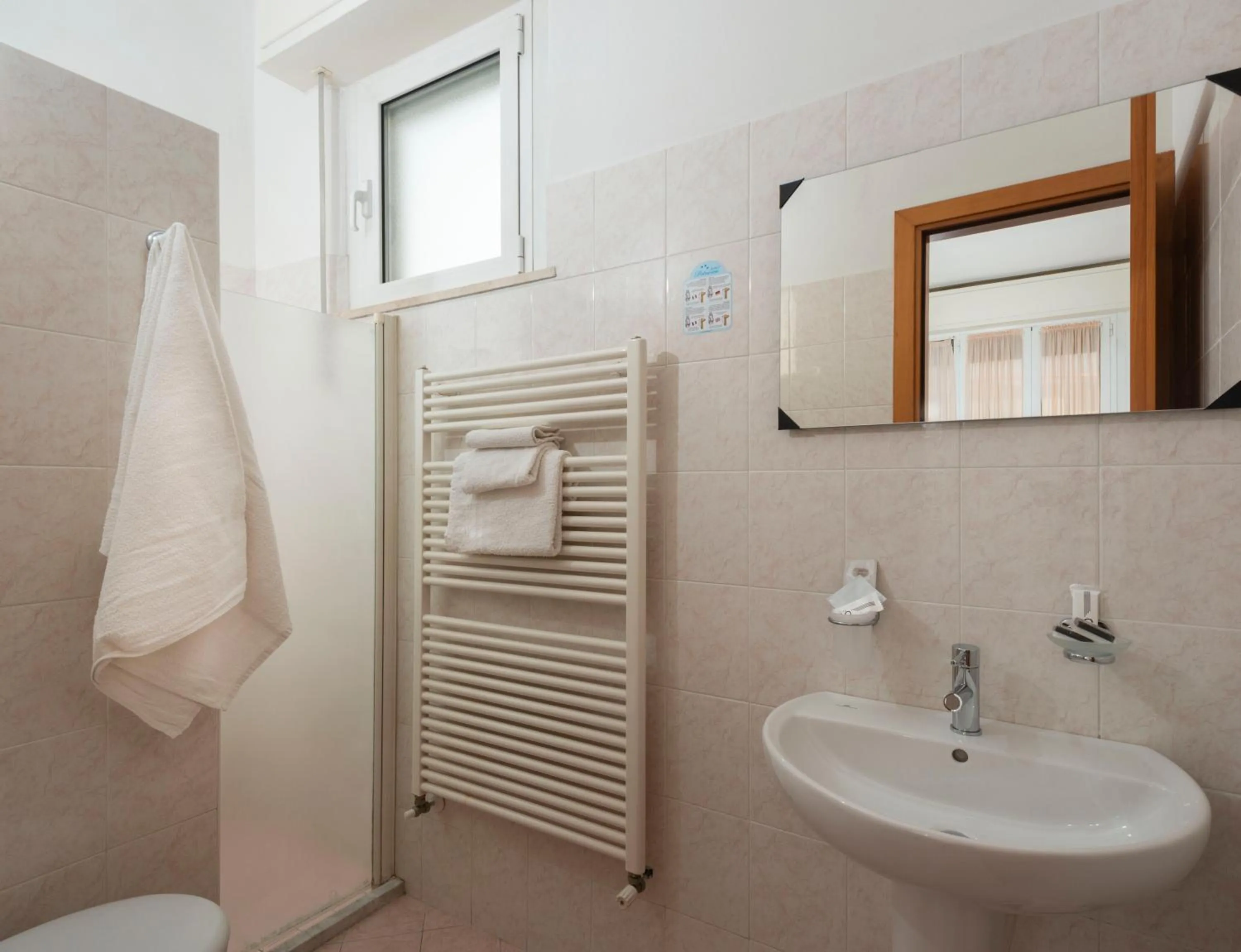 Bathroom in Hotel Petrarca