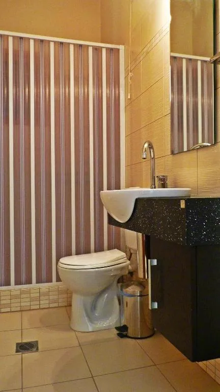 Bathroom in Feeloxenia Corfu Apartments