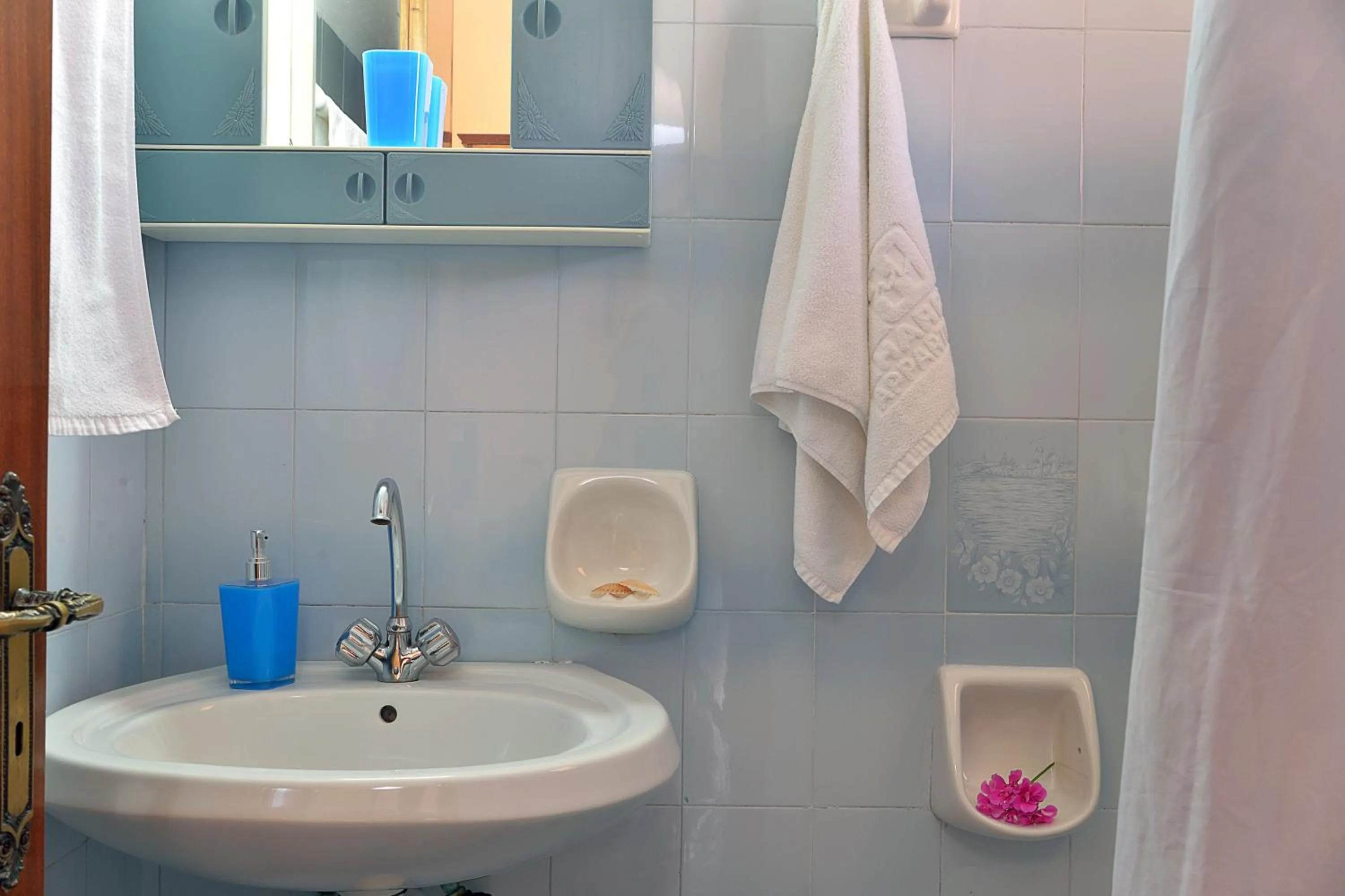 Toilet in Feeloxenia Corfu Apartments