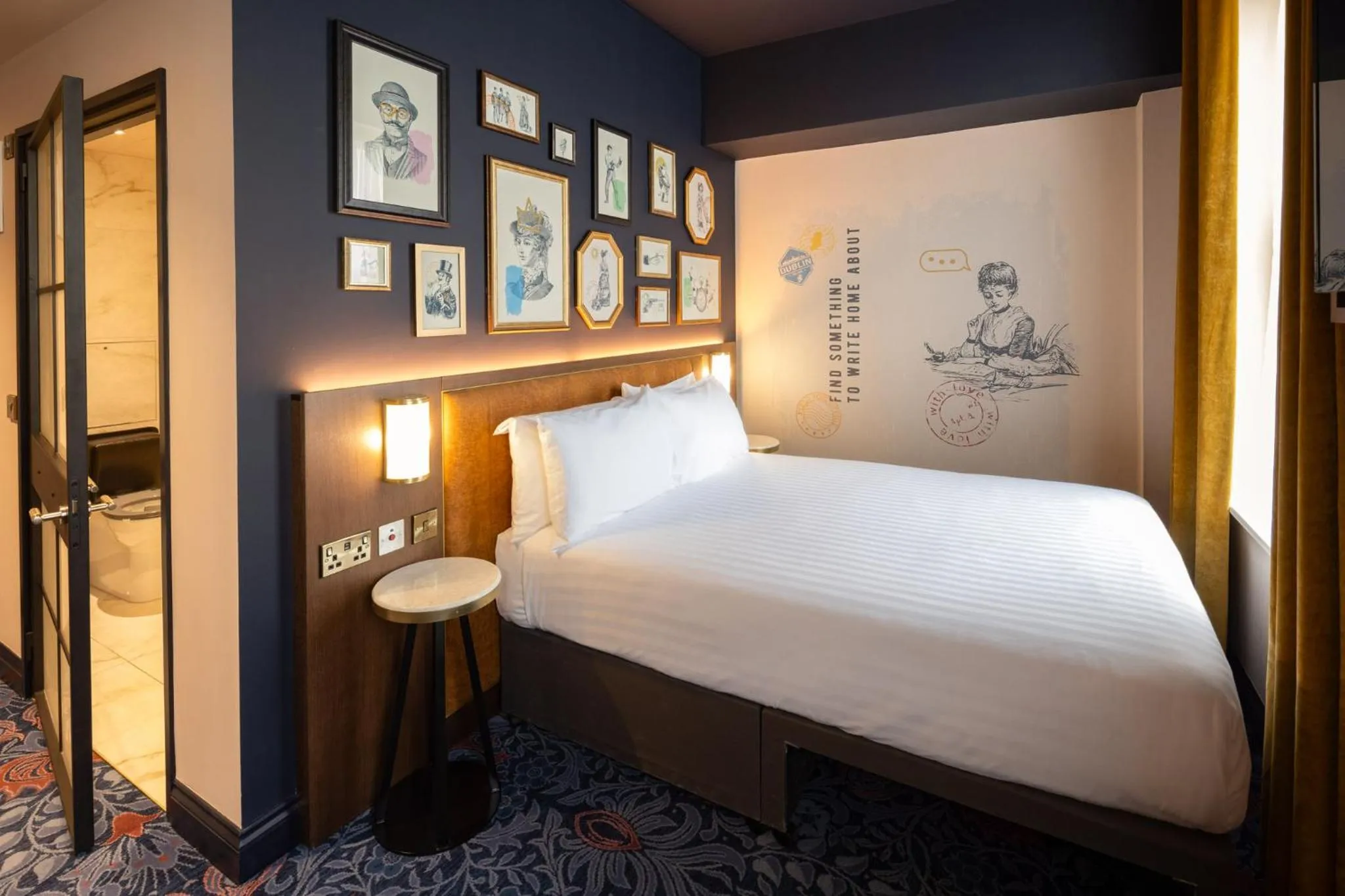 Bed in The Mercantile Hotel