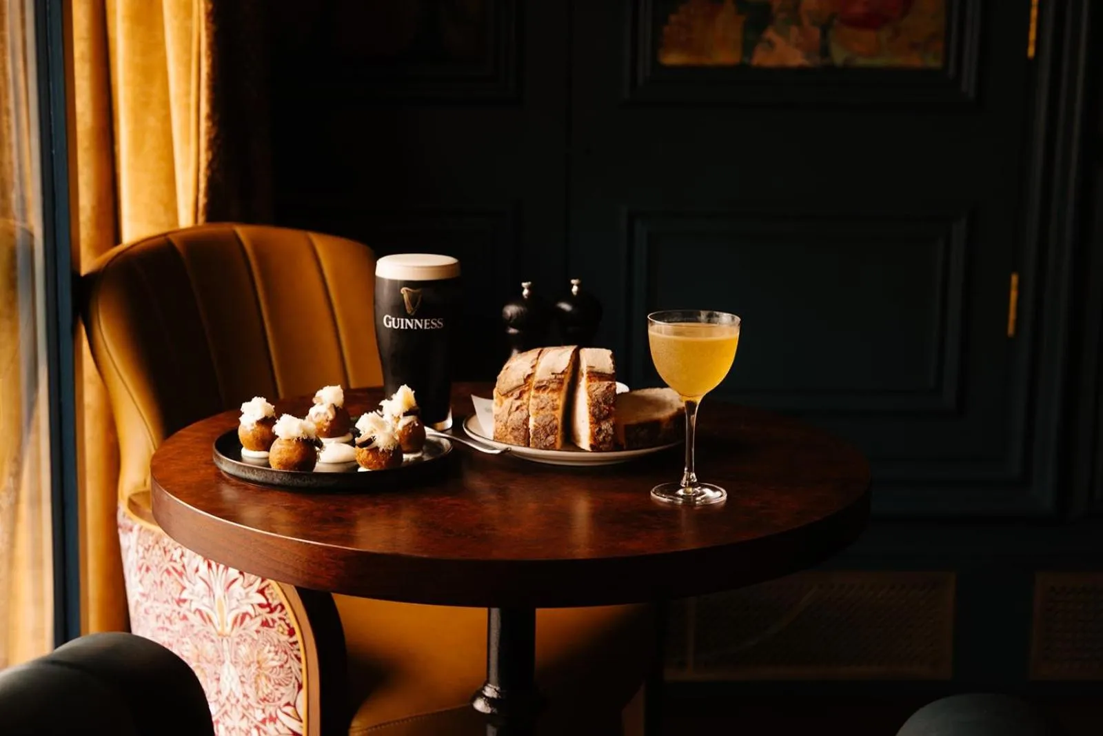 Food and drinks in The Mercantile Hotel