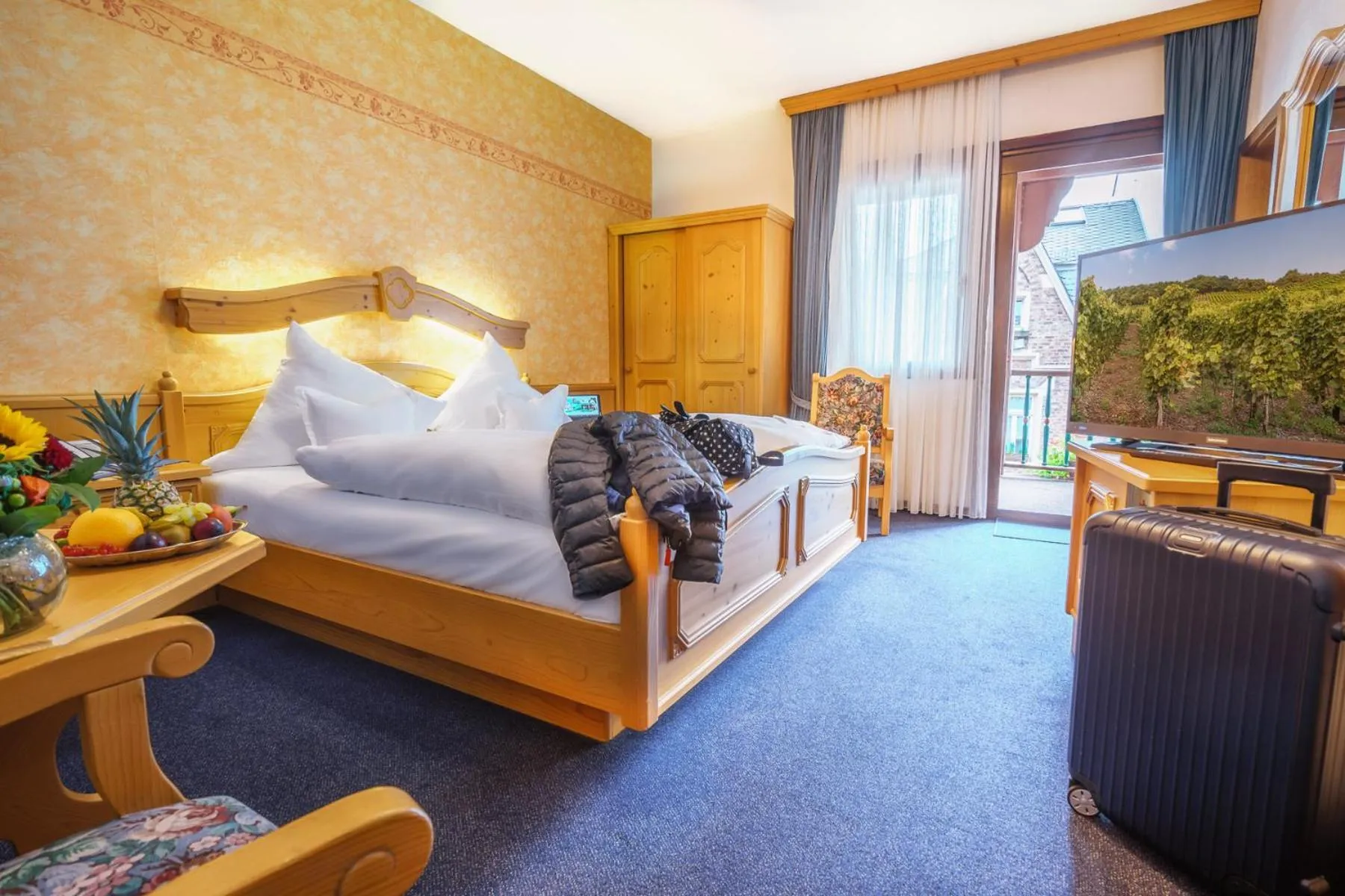 Photo of the whole room, Bed in Altkölnischer Hof