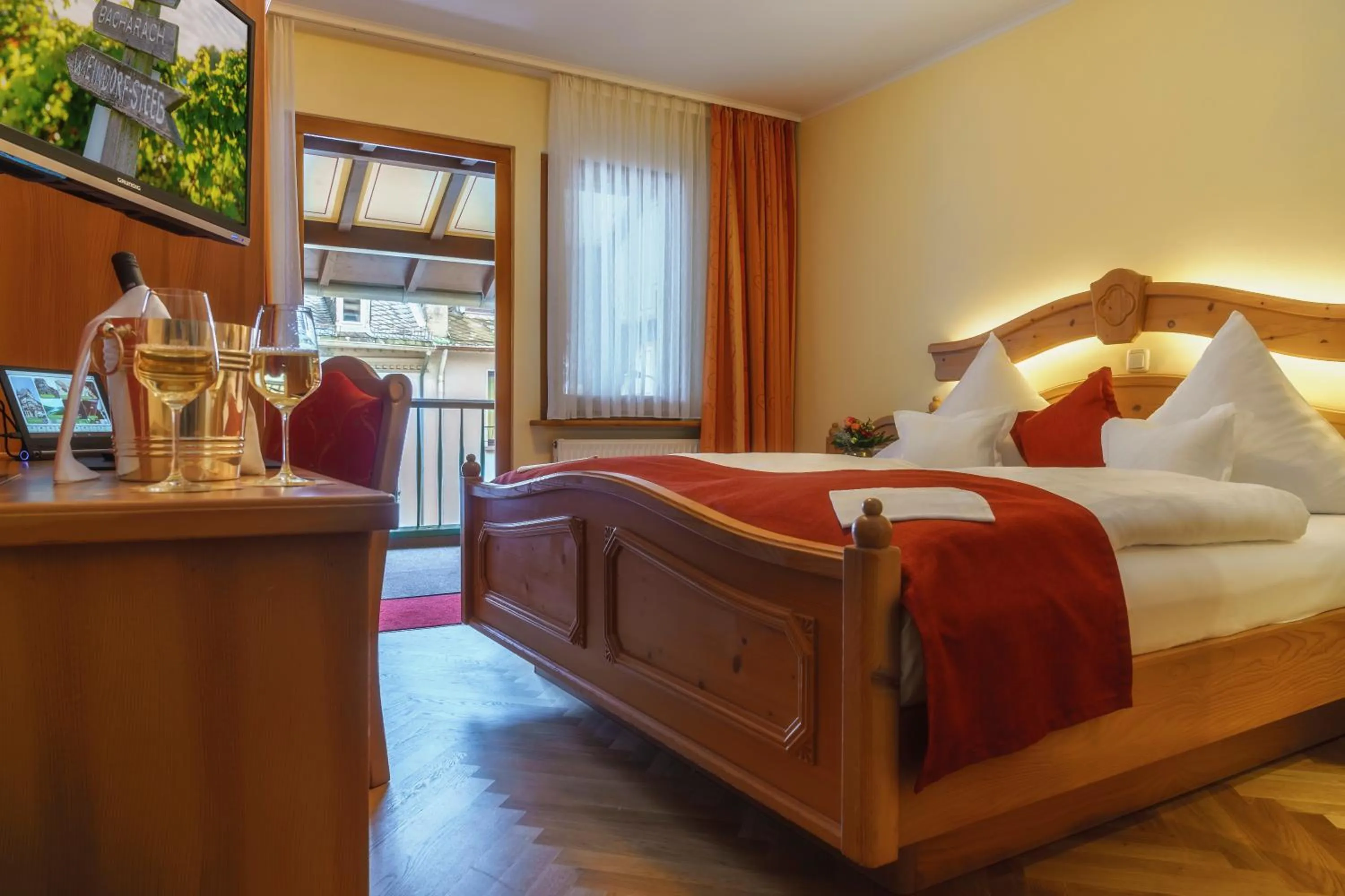 Photo of the whole room, Bed in Altkölnischer Hof