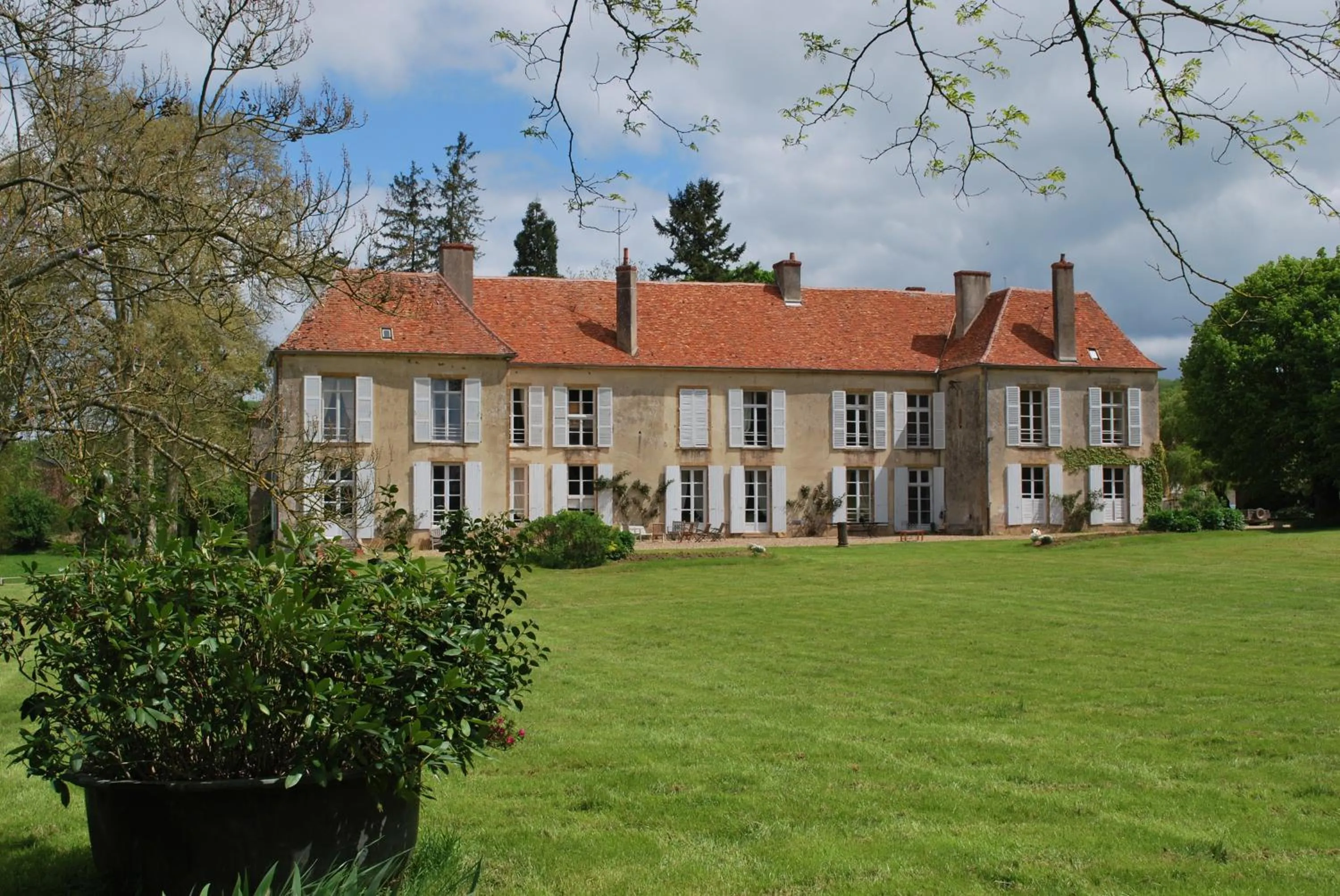 Garden view in Château de SURY