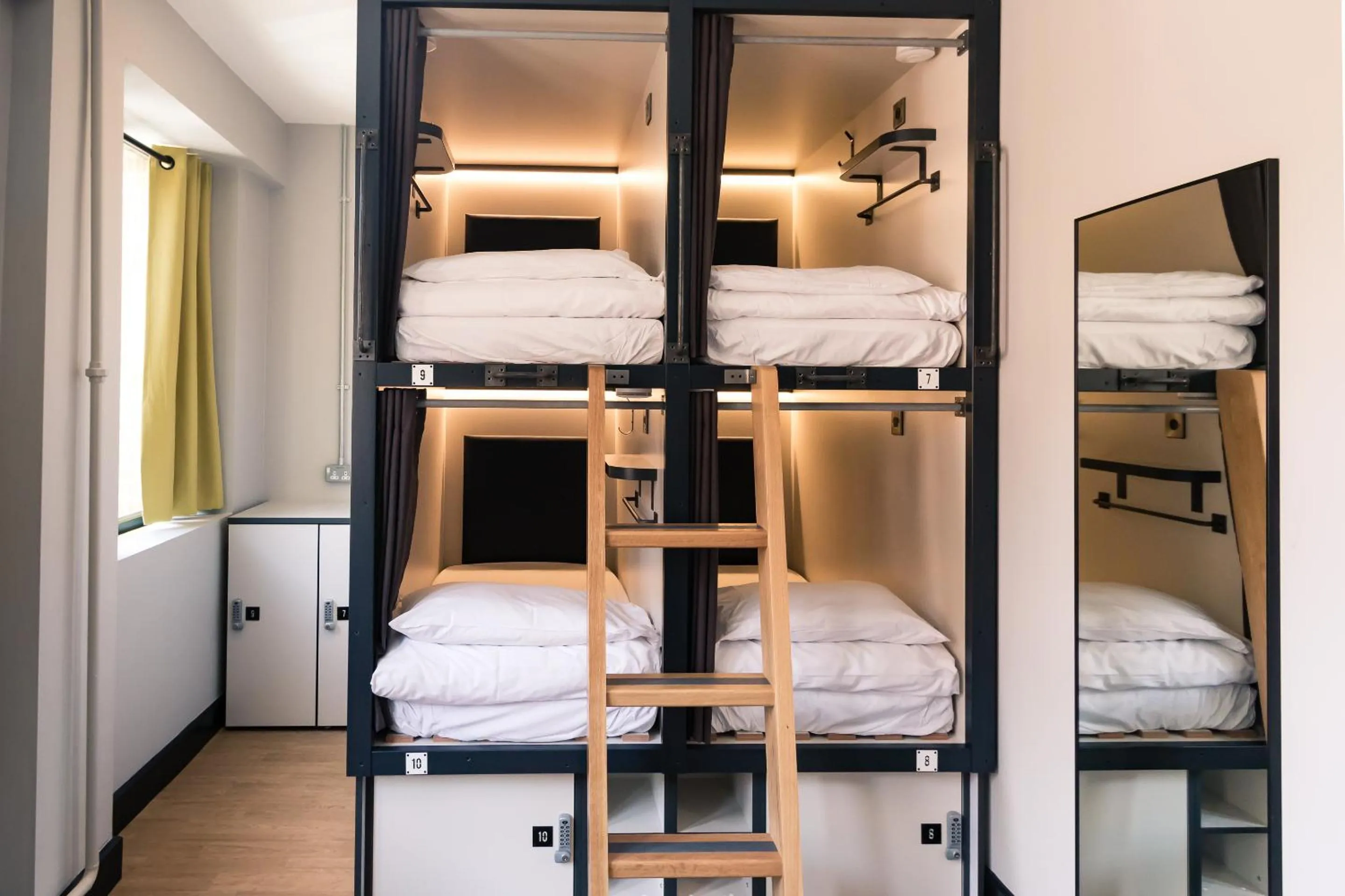 bunk bed, Bed in Latroupe Jacobs Inn