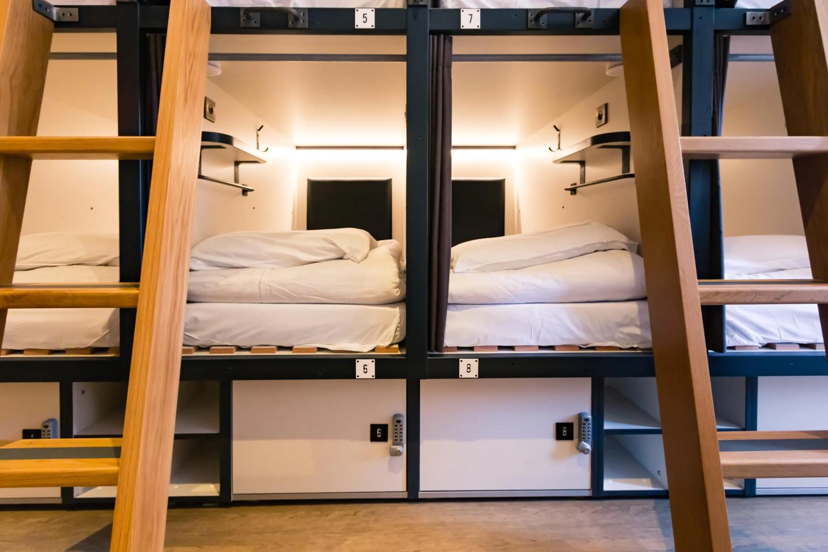 bunk bed, Bed in Latroupe Jacobs Inn