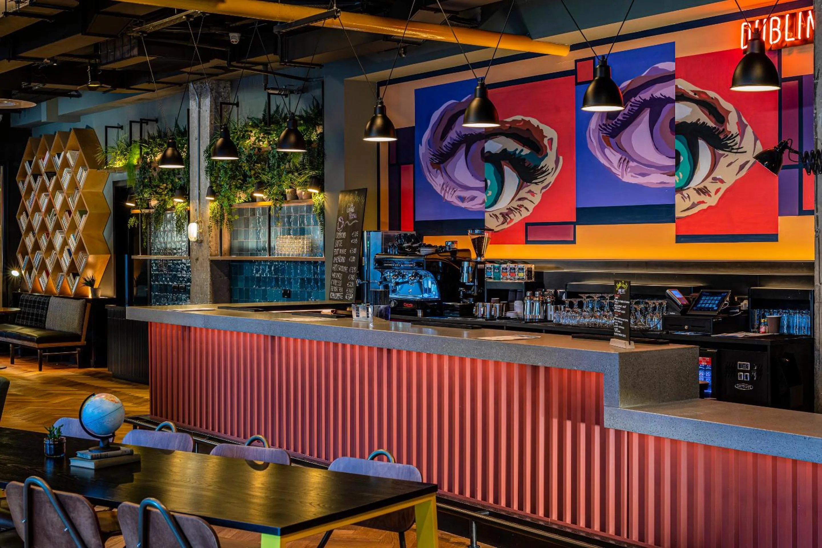 Restaurant/places to eat in Latroupe Jacobs Inn