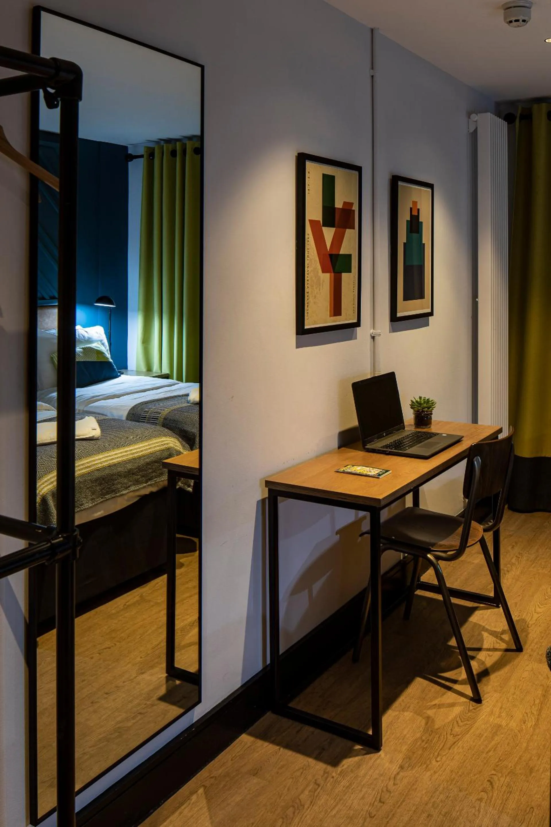 Bedroom, Bed in Latroupe Jacobs Inn