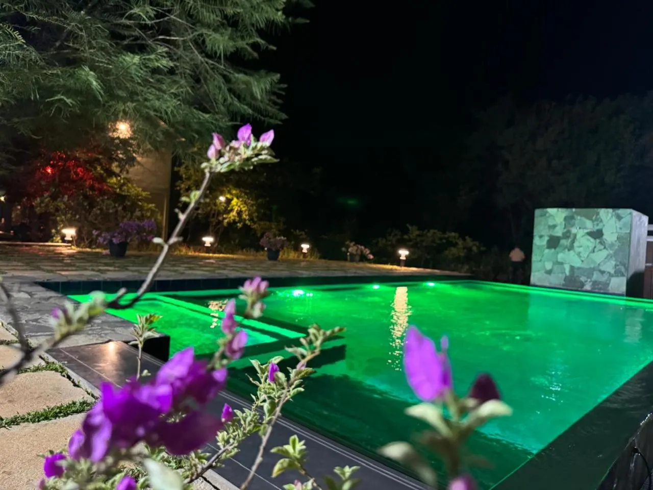 Swimming pool in Kadulla Resort