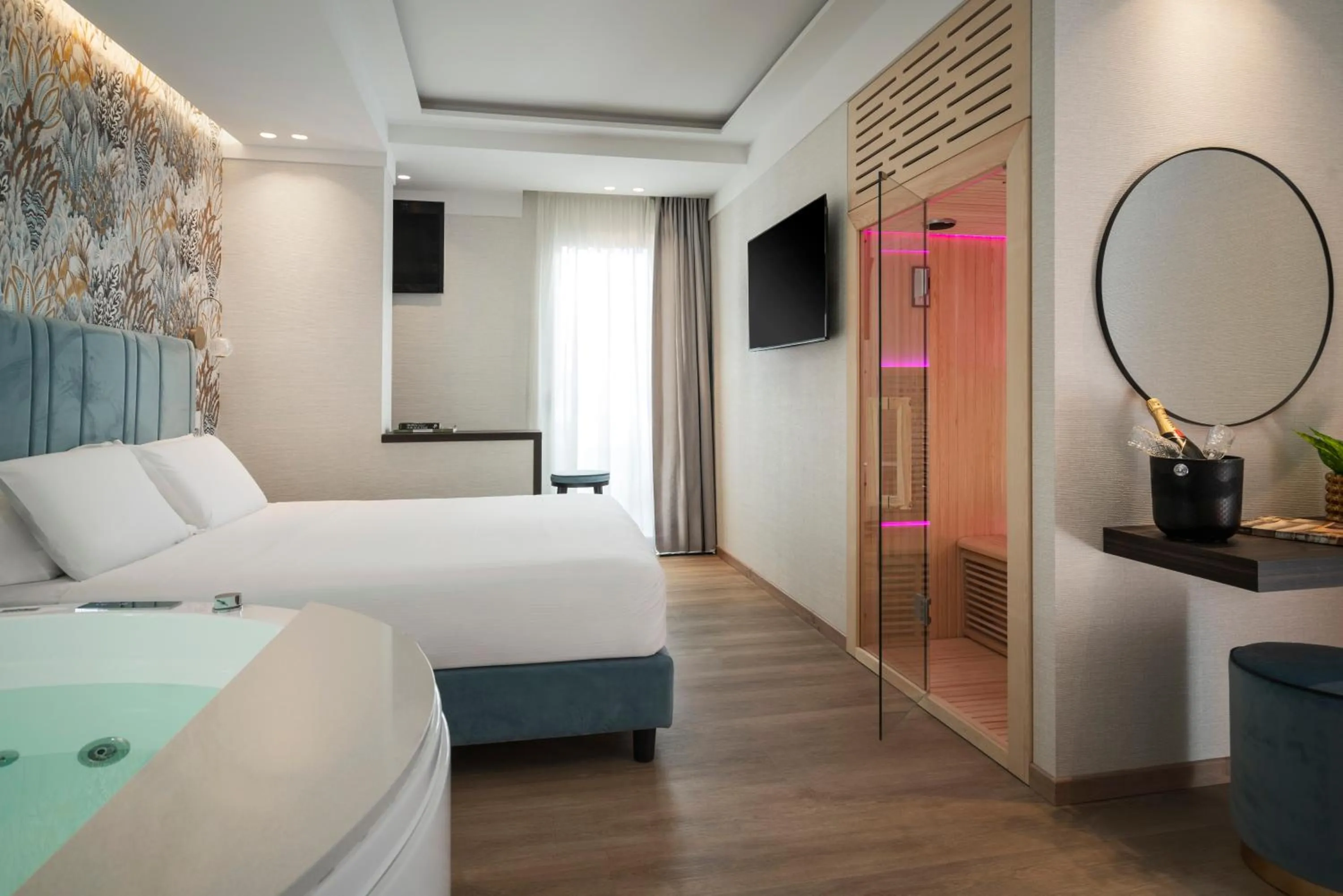 Hot Tub, Bed in Hotel Grazia Riccione