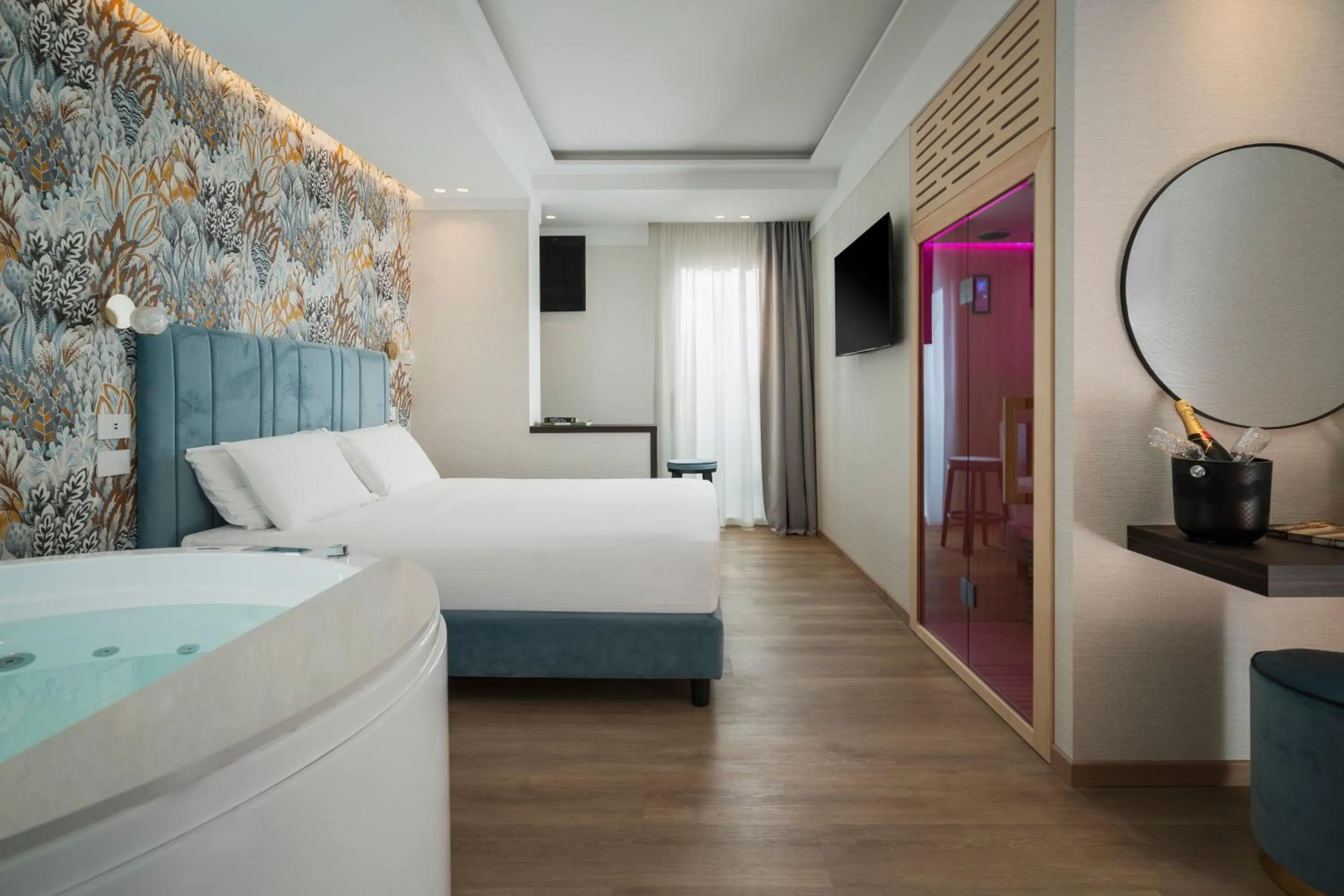 Hot Tub, Bed in Hotel Grazia Riccione