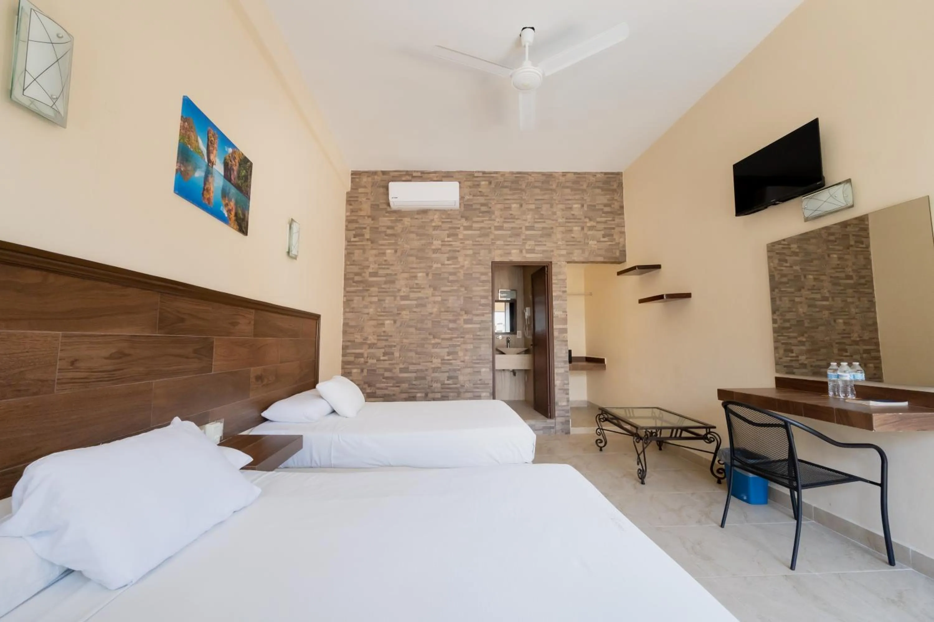 Bed in Hotel Gran Juquila Huatulco