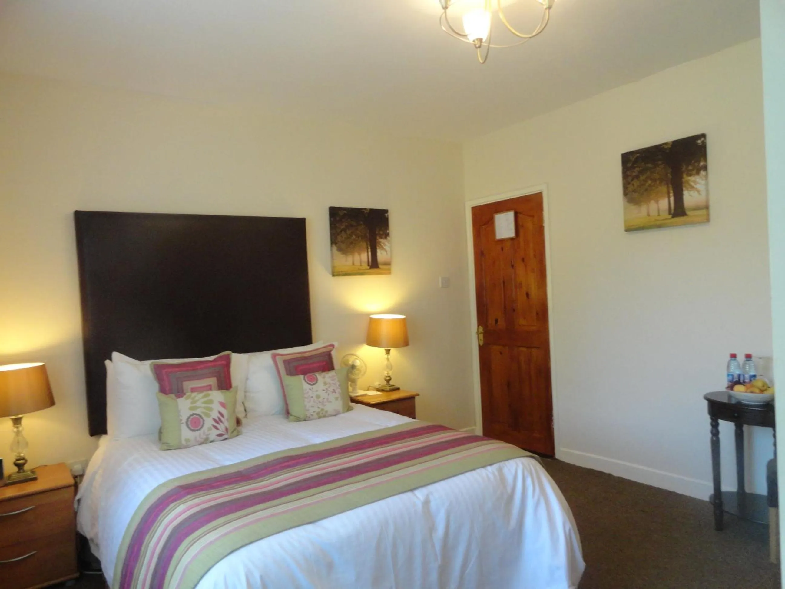 Photo of the whole room in Orley House B&B