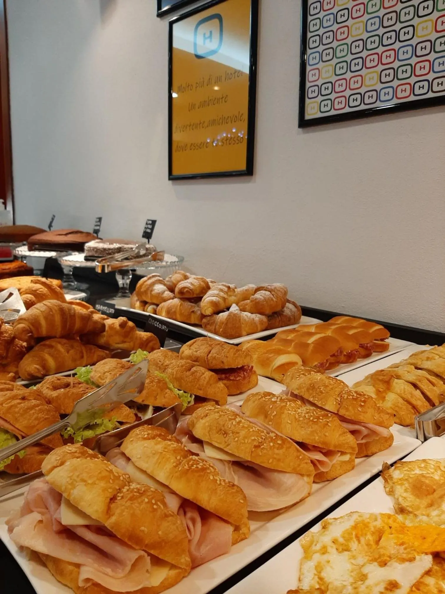 Continental breakfast in Hotel Originale by ALEhotels