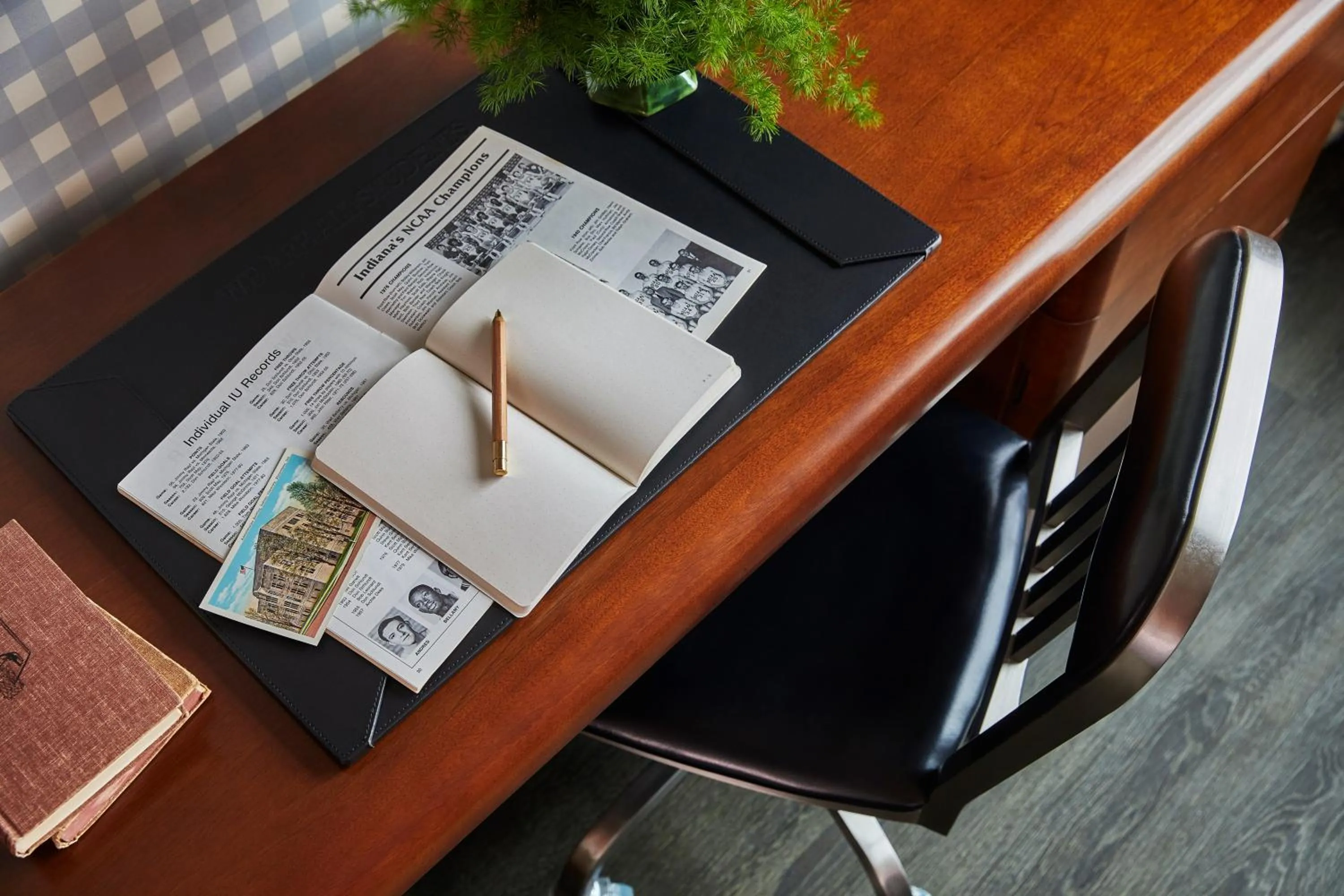 Decorative detail in Graduate by Hilton Bloomington