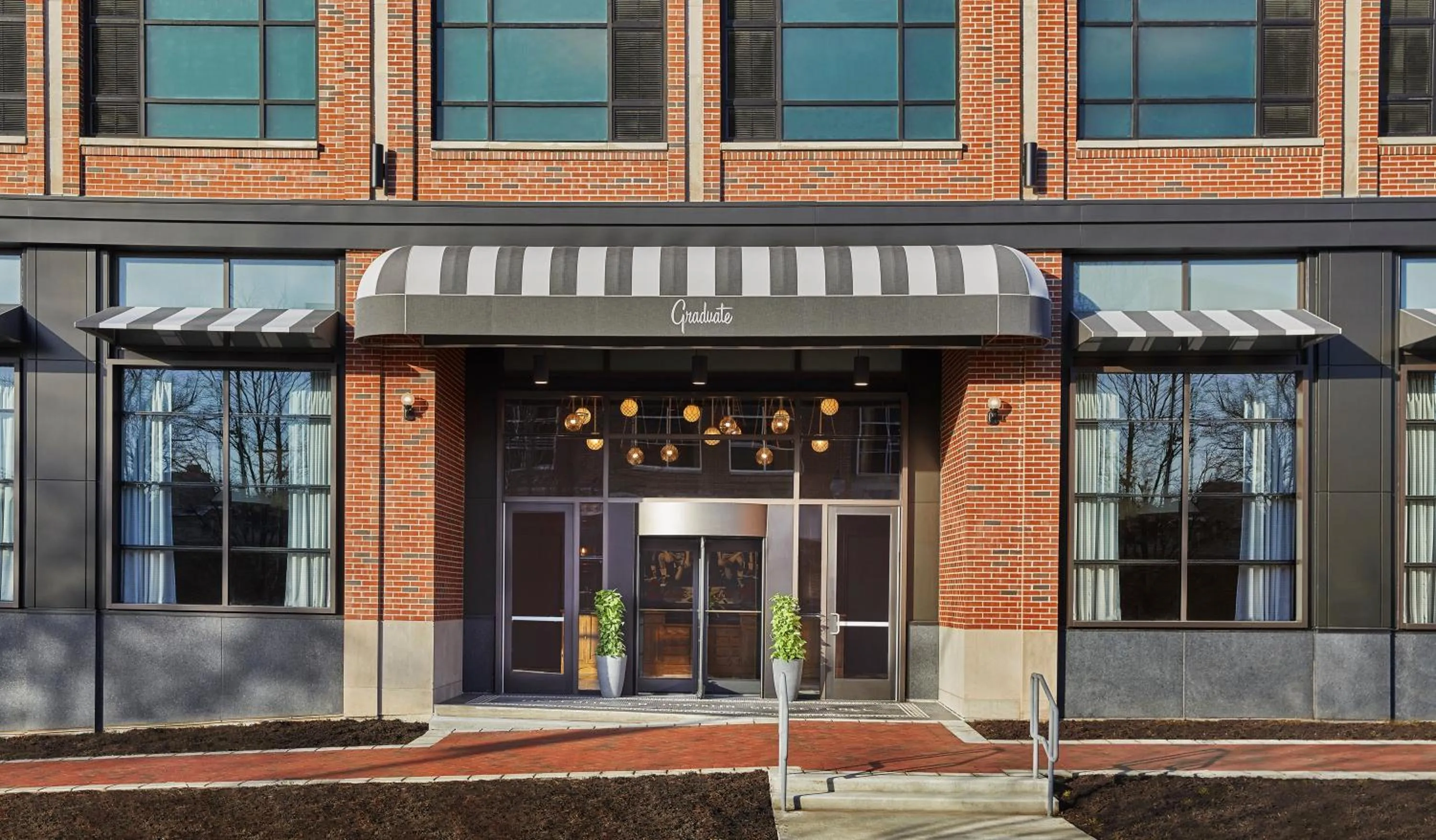 Facade/entrance in Graduate by Hilton Bloomington