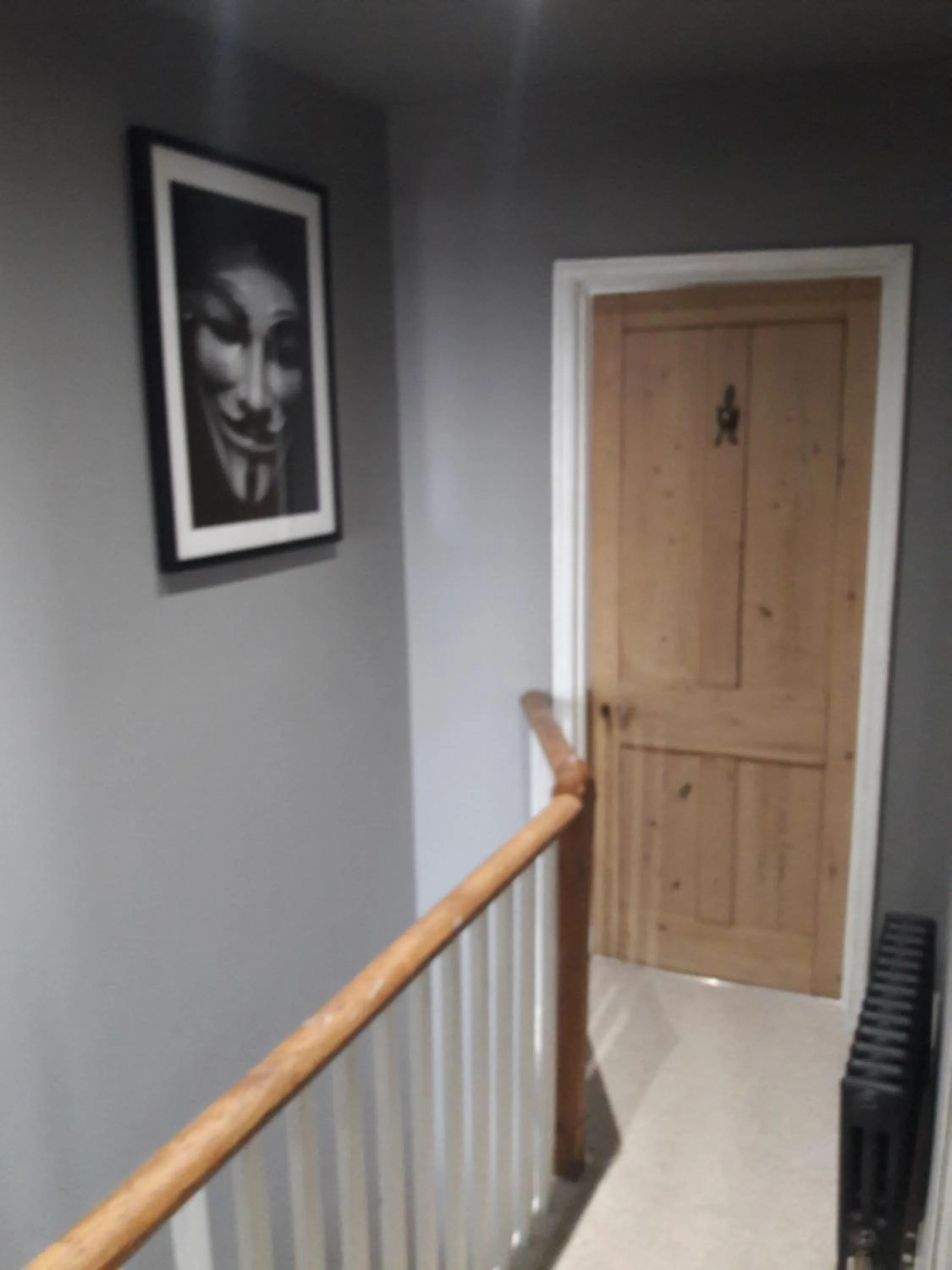 Decorative detail in Simpsons Cottage - Grove Road Cottages