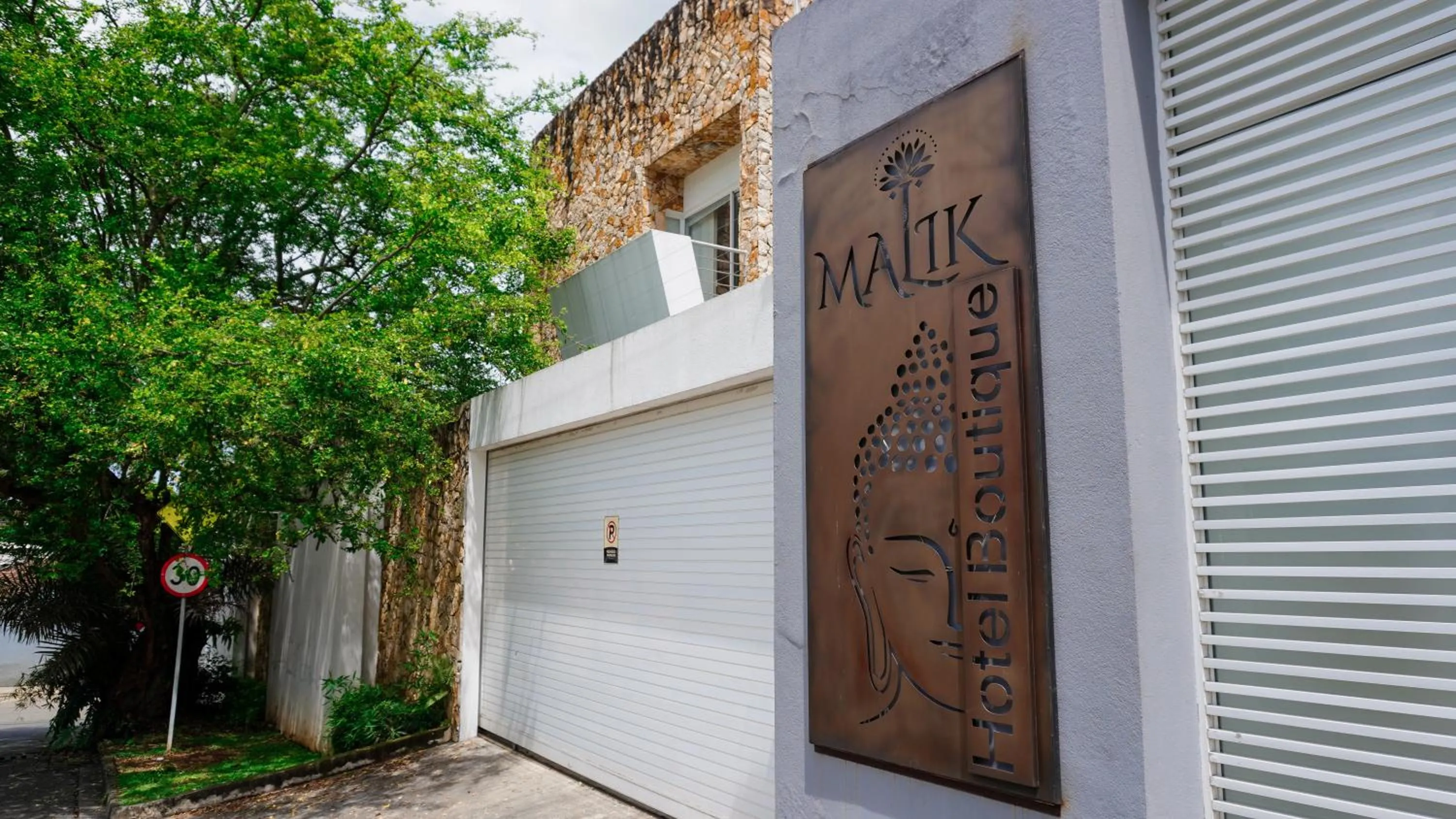 Property building in Malik Hotel Boutique
