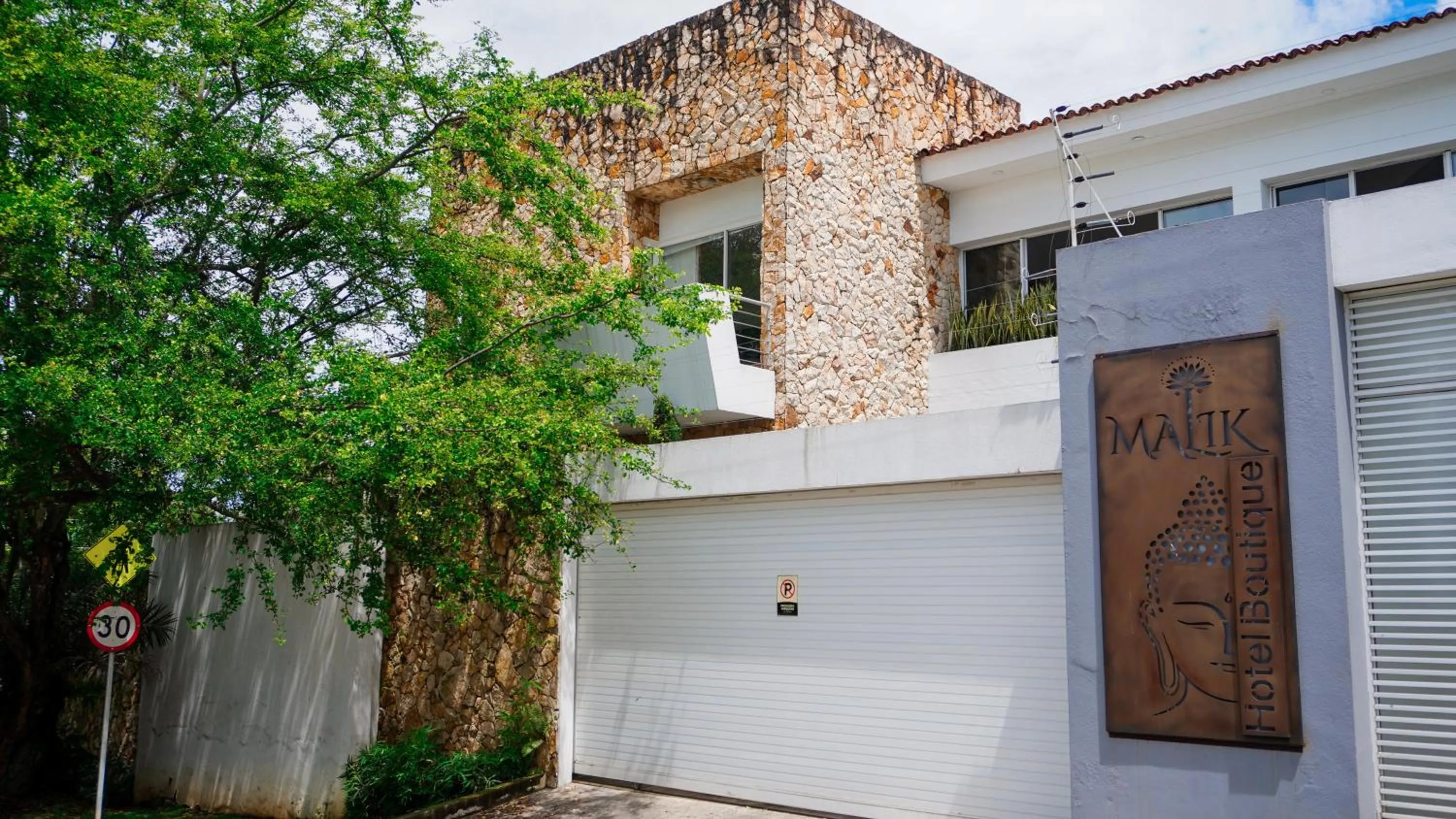 Property building in Malik Hotel Boutique