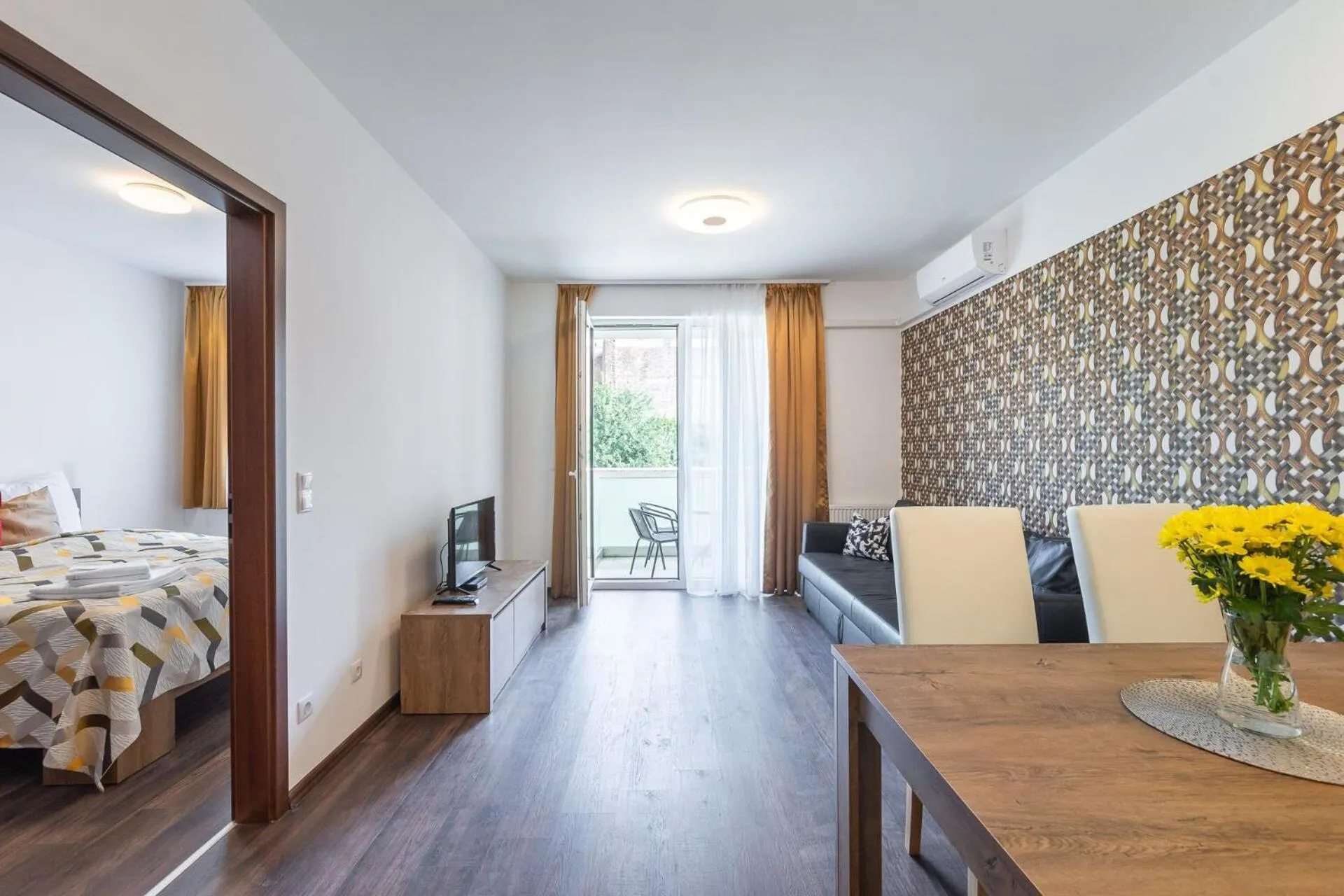 Photo of the whole room, Bed in Corvin Residence Apartments