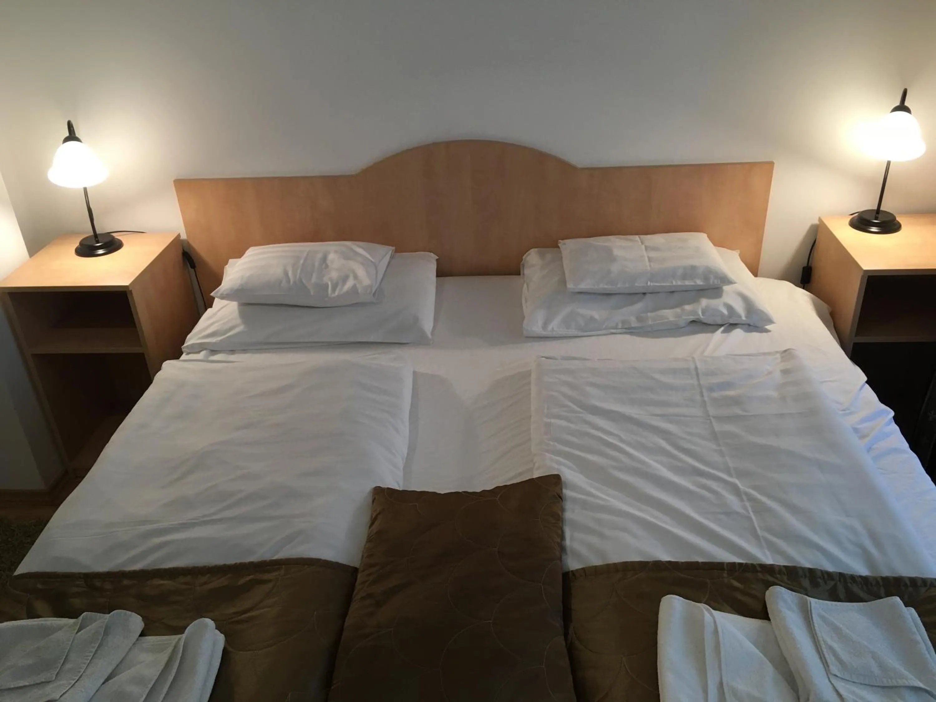 Bedroom, Bed in Corvin Residence Apartments