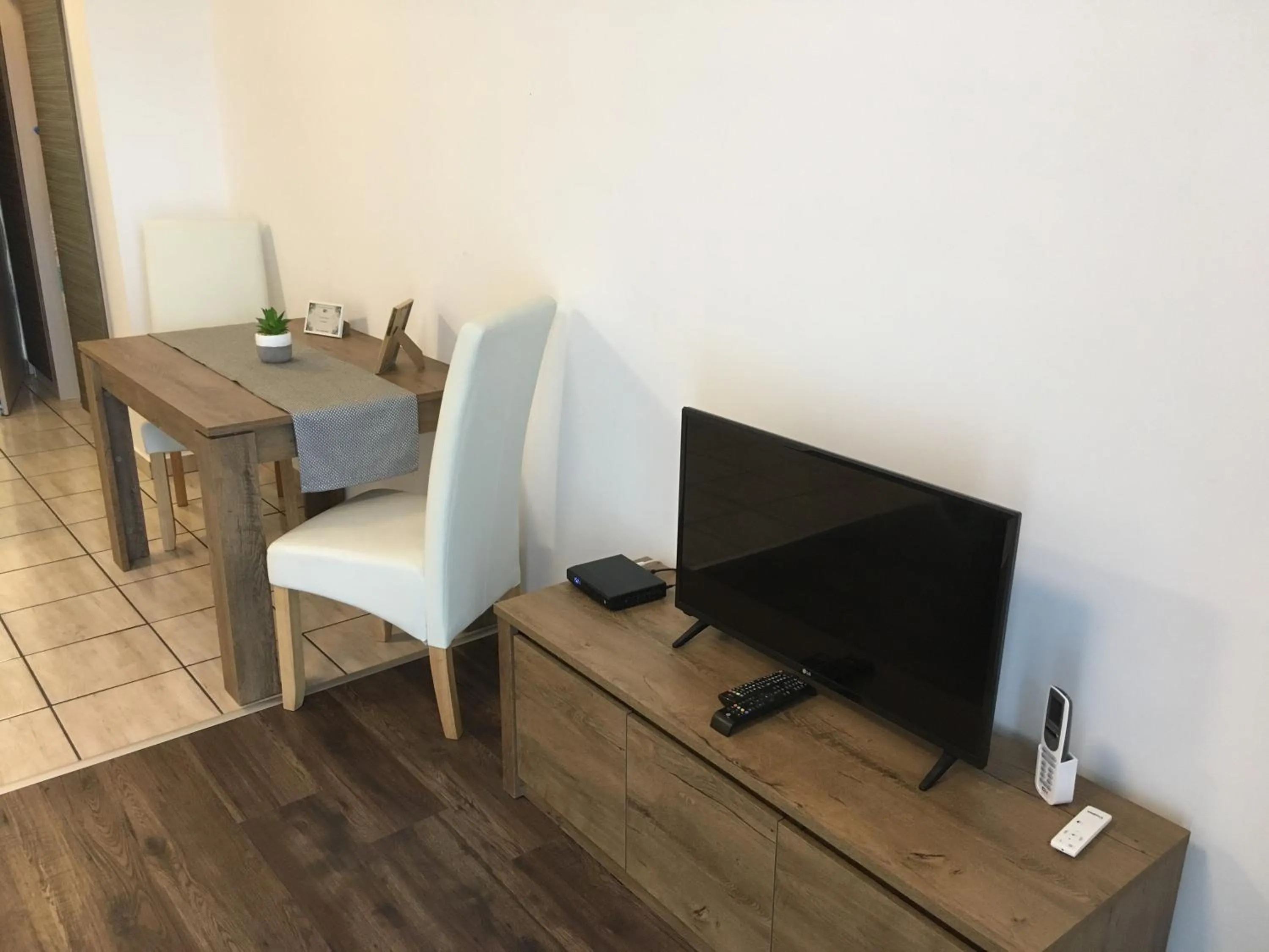 hair dresser in Corvin Residence Apartments