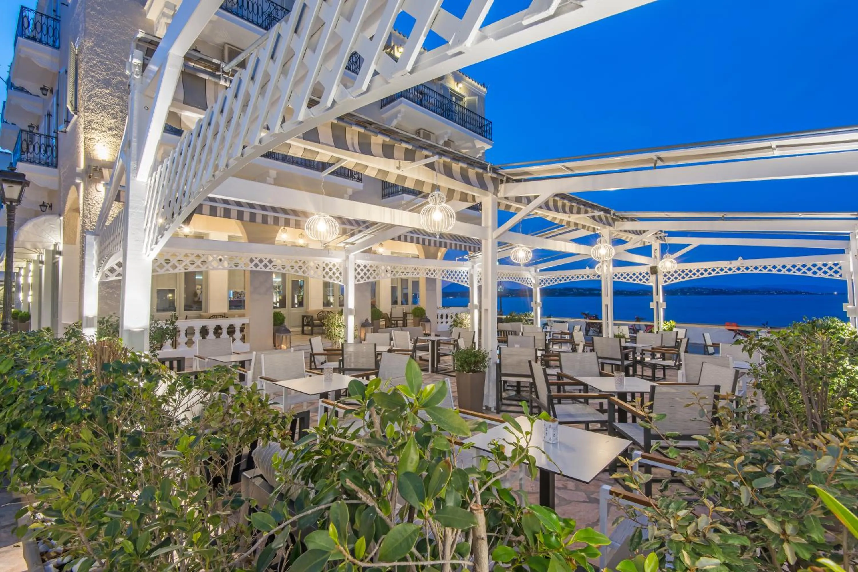 Area and facilities in Klimis Hotel