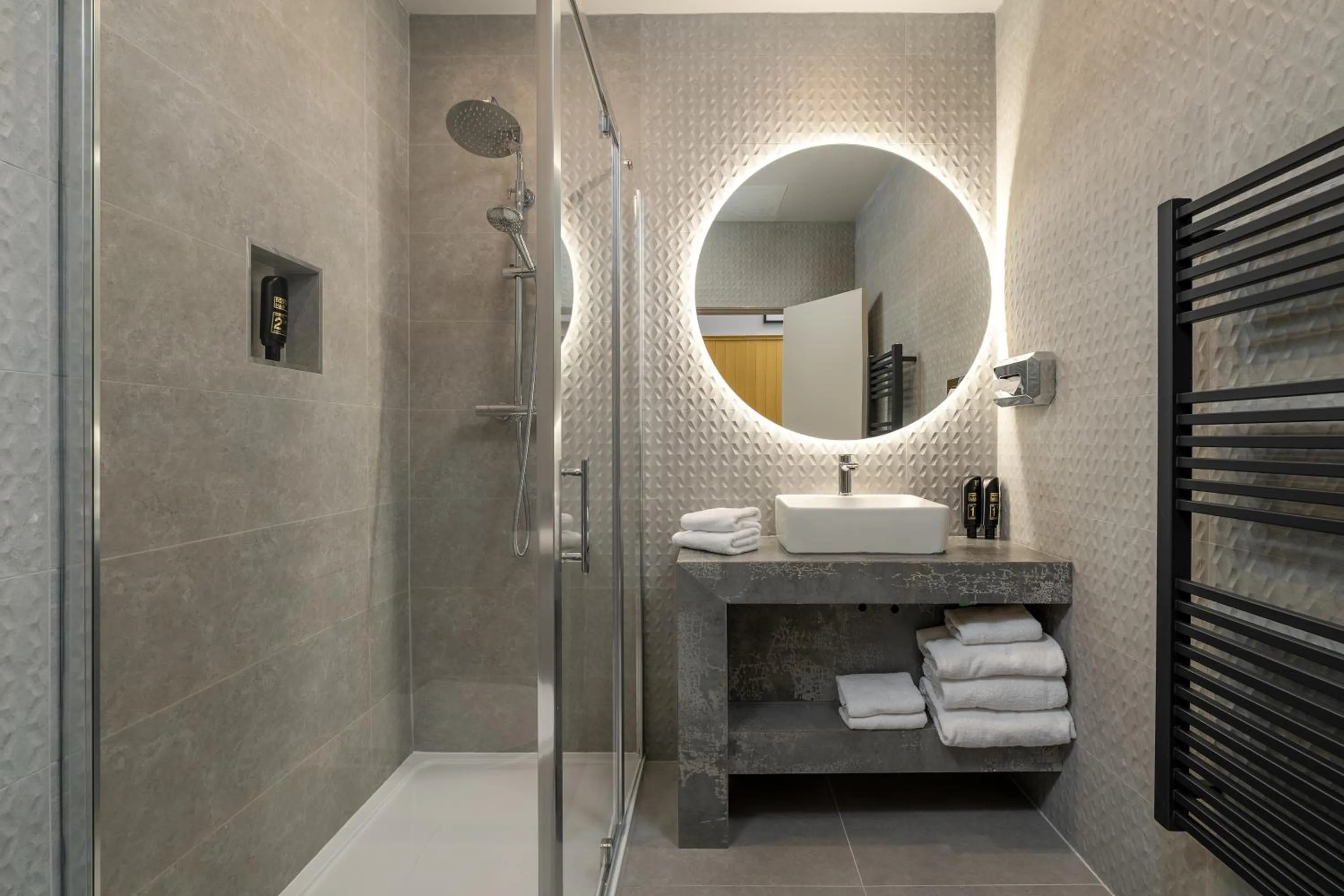 Bathroom in Limerick City Hotel