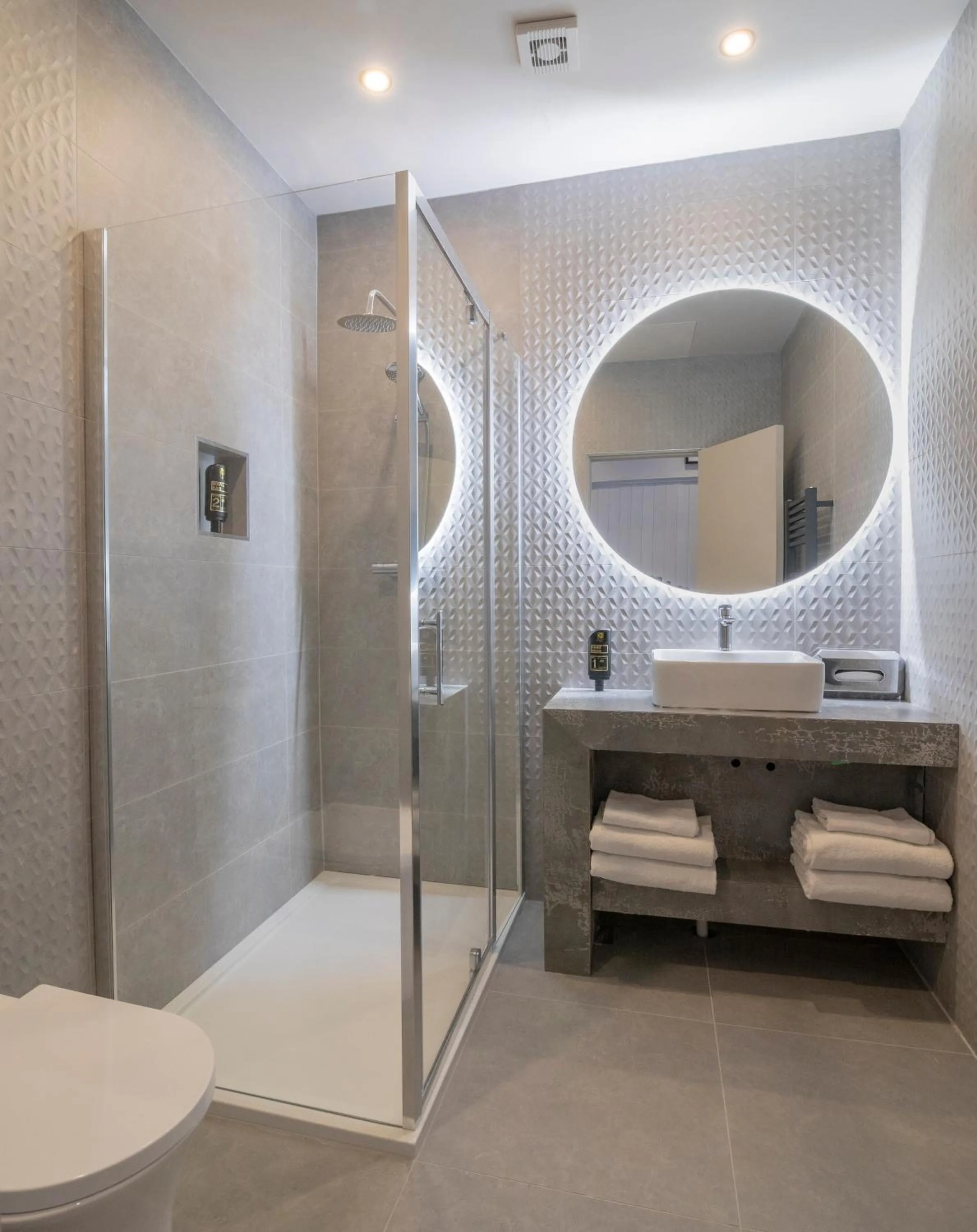 Shower in Limerick City Hotel