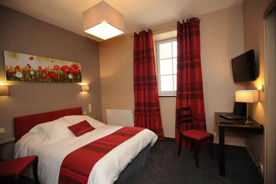 Photo of the whole room, Bed in Domaine du Griffier