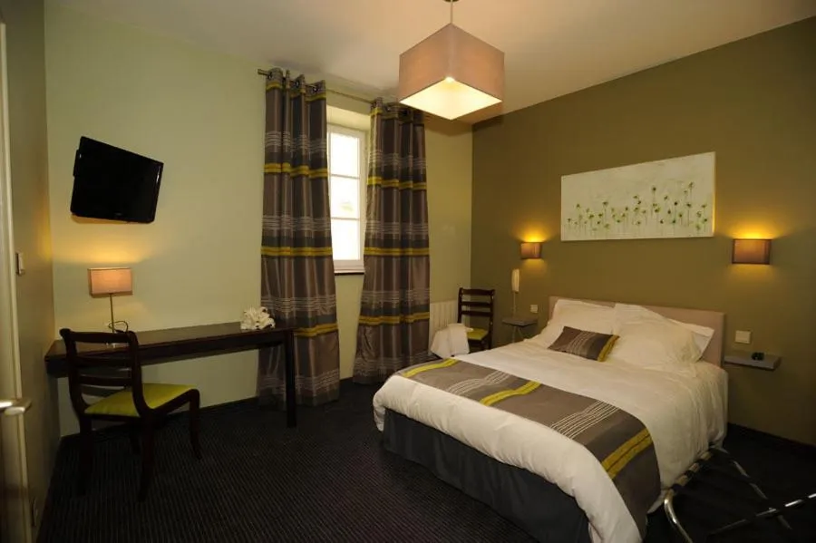 Photo of the whole room, Bed in Domaine du Griffier