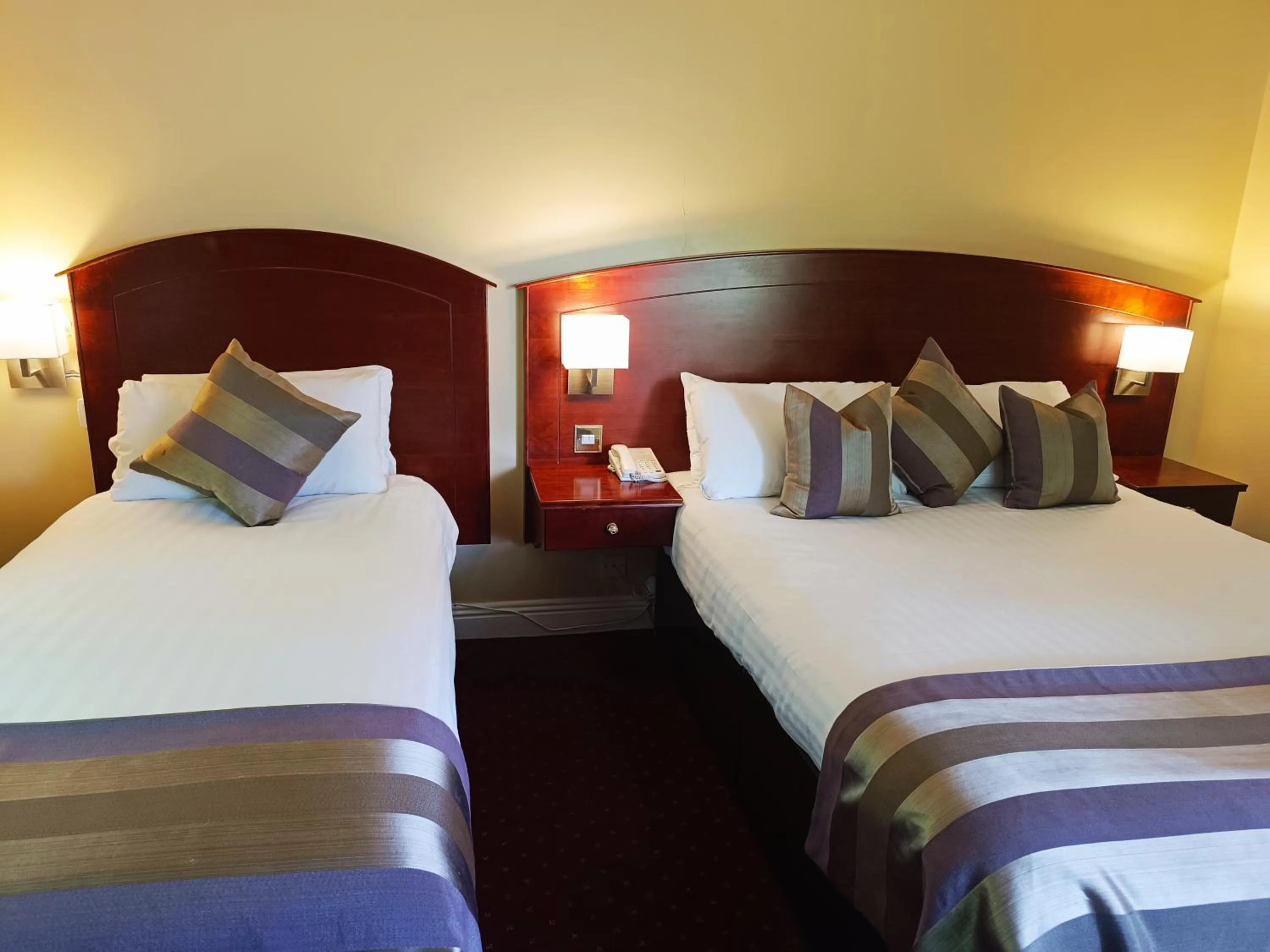 Bed in Aherlow House Hotel & Lodges