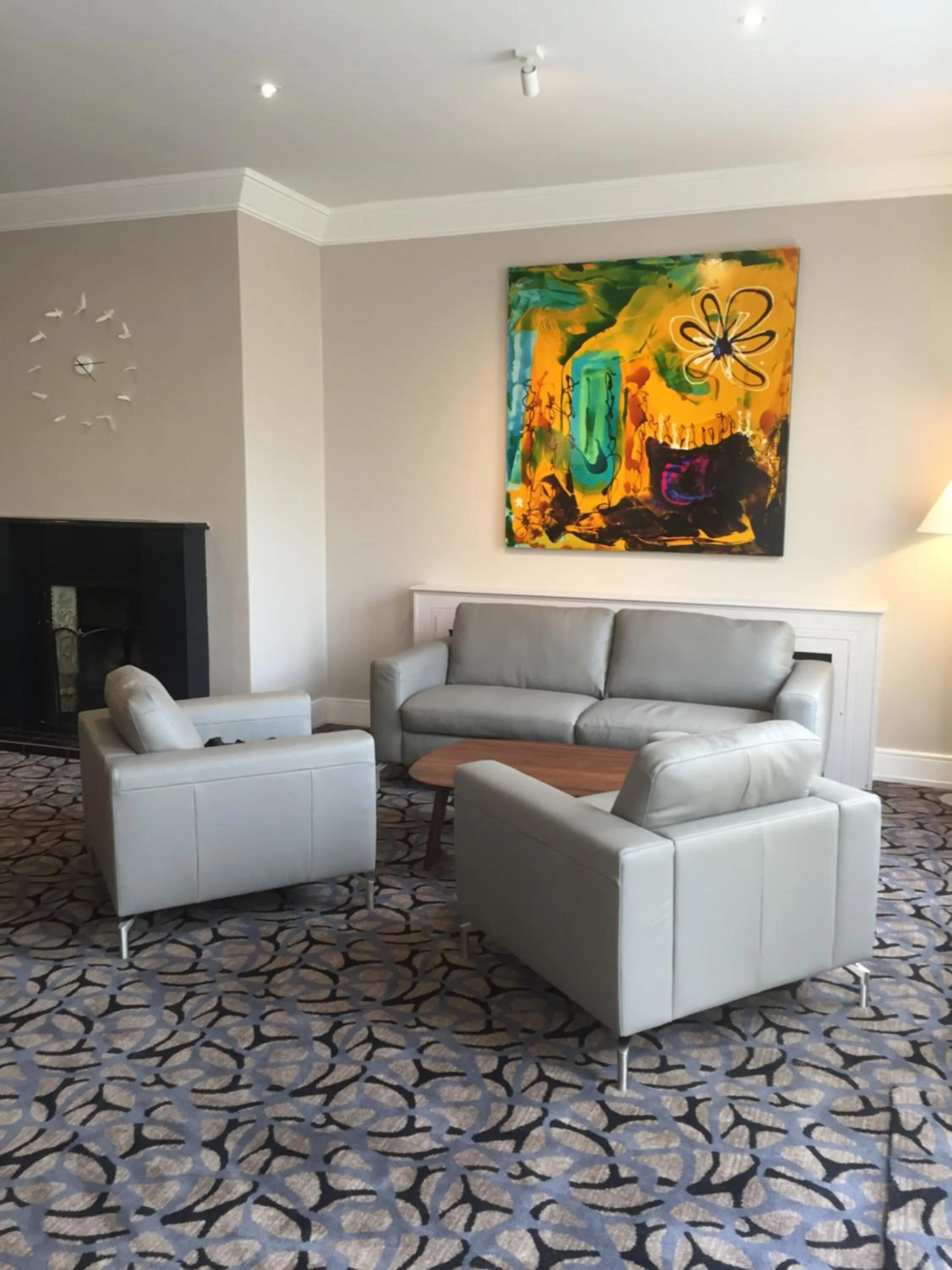 Lounge or bar in Park Inn by Radisson Shannon Airport