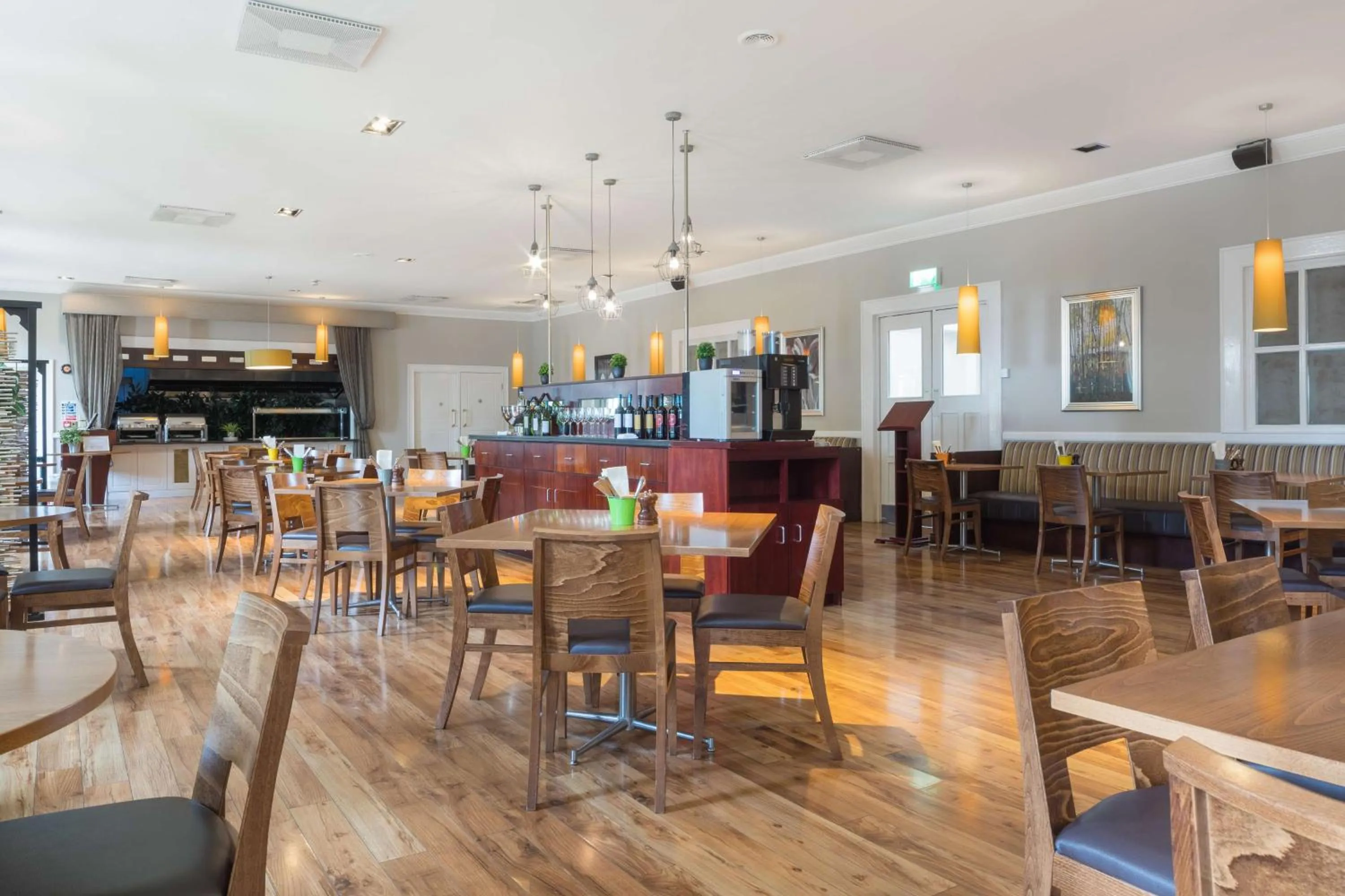 Restaurant/places to eat in Park Inn by Radisson Shannon Airport