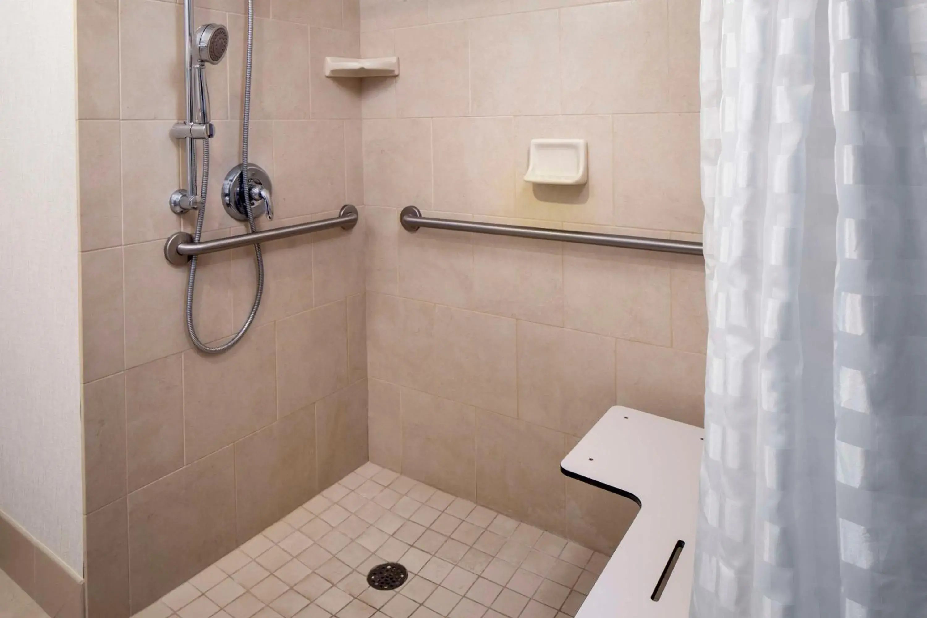 Queen Room with Two Queen Beds, Sofa Bed and Accessible Tub in Hyatt Place Long Island East End Queen Room with Two Queen Beds, Sofa Bed and Accessible Tub in Hyatt Place Long Island East End