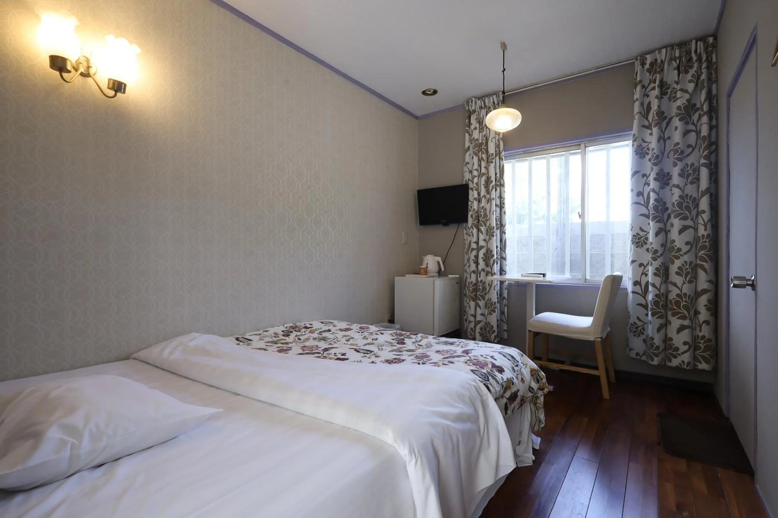 Bed in Shirahama Hotel