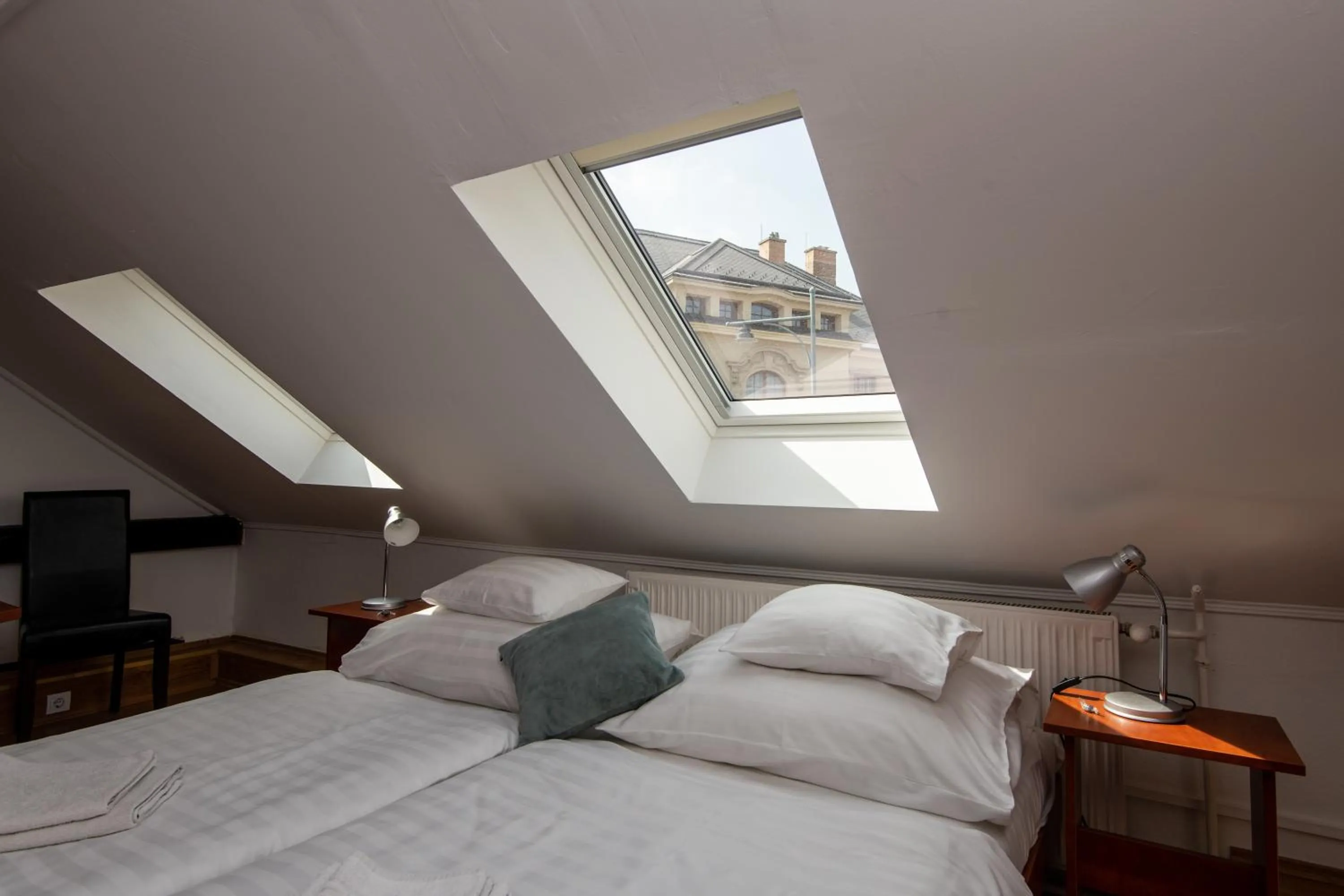 Property building, Bed in Fényes Vinorium