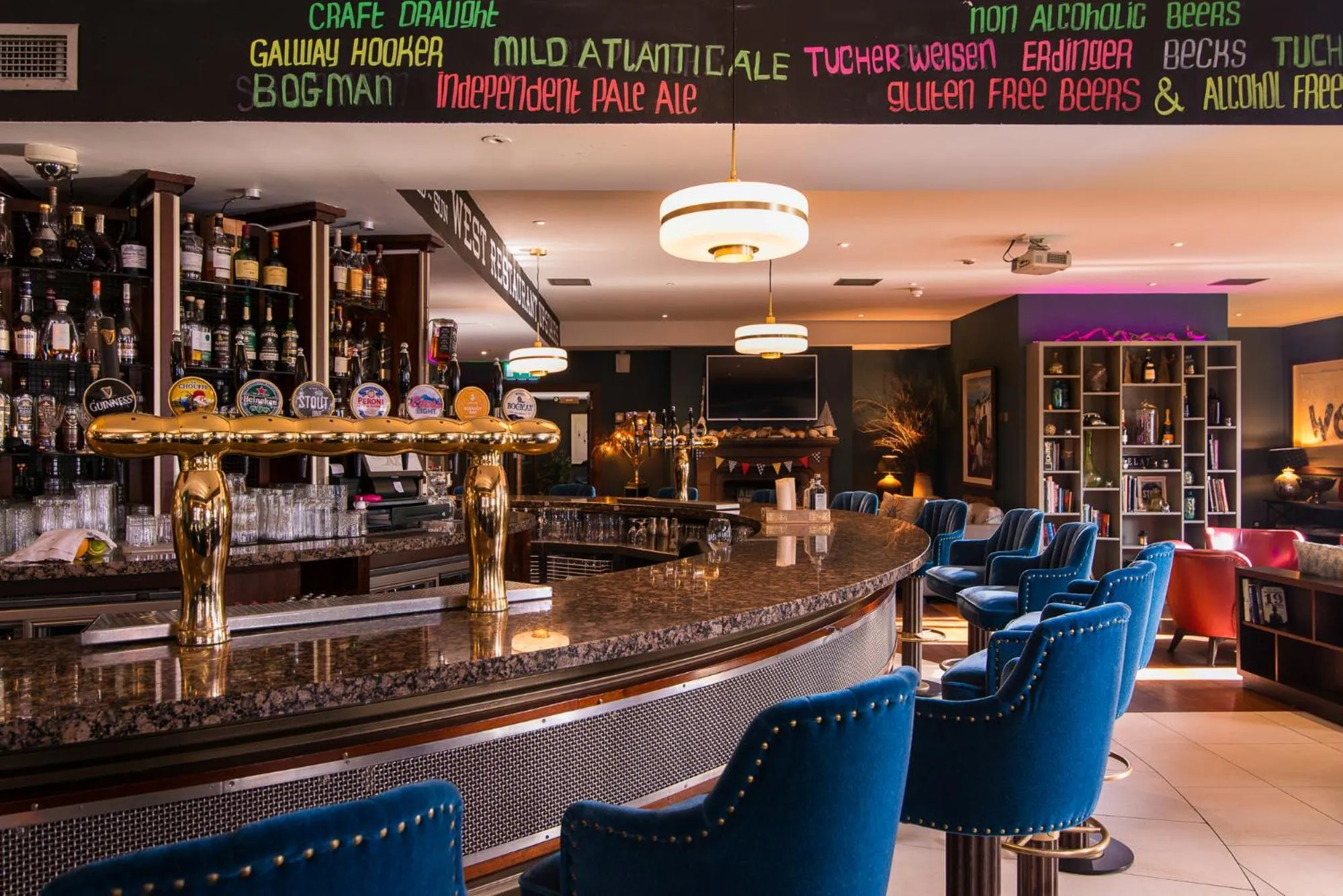 Lounge or bar in The Twelve Hotel