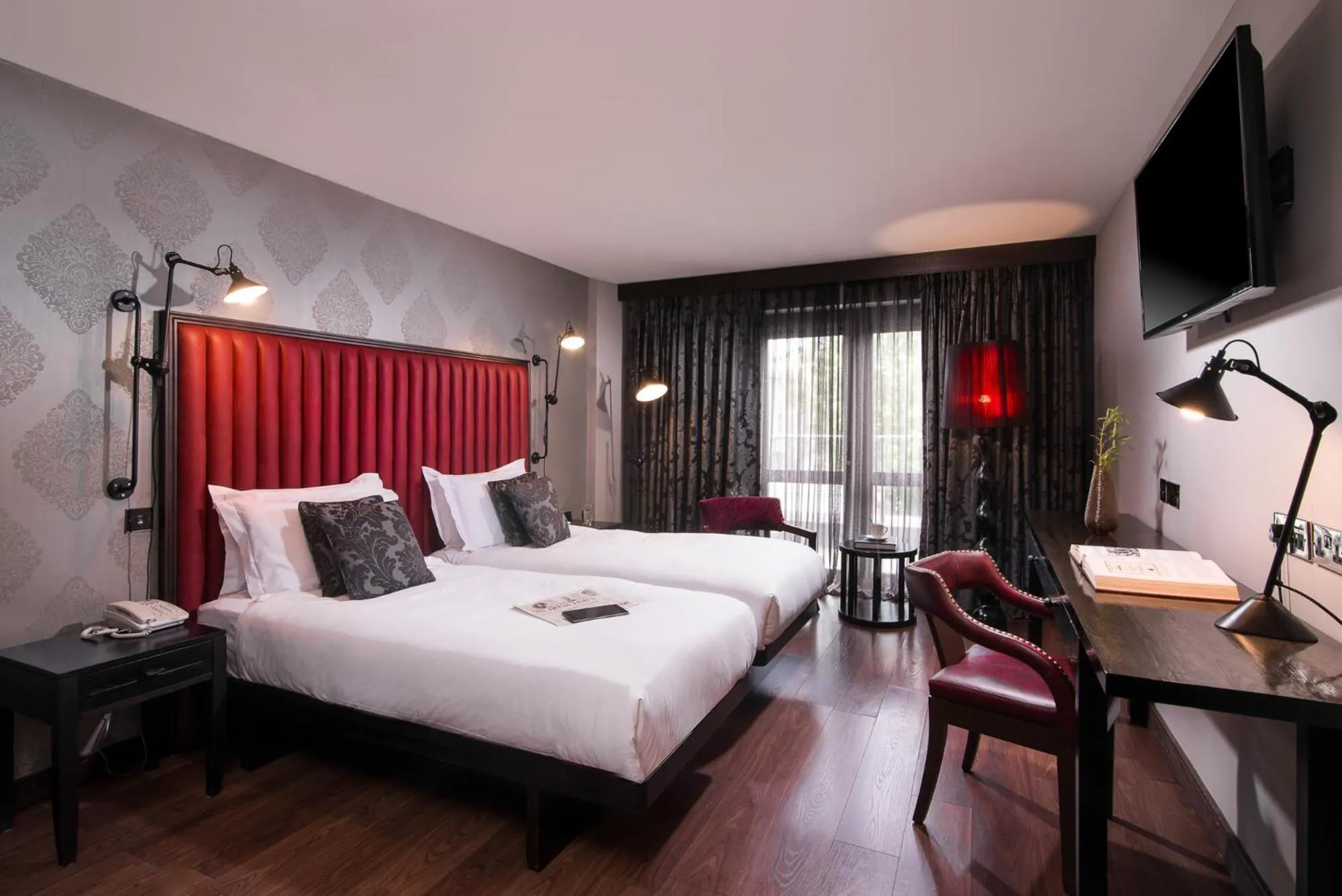 Photo of the whole room, Bed in The Twelve Hotel