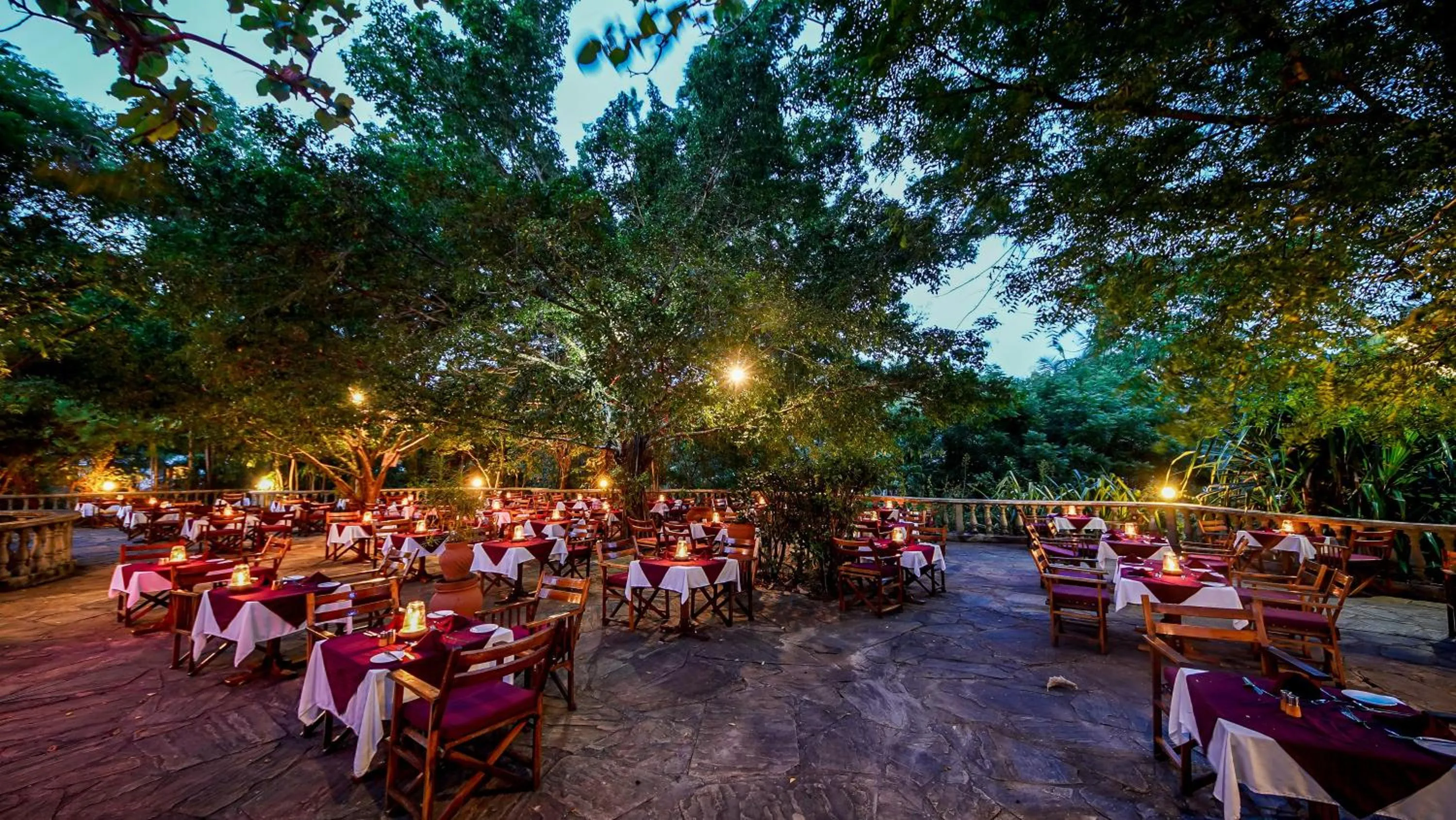 Papillon Lagoon Reef Hotel