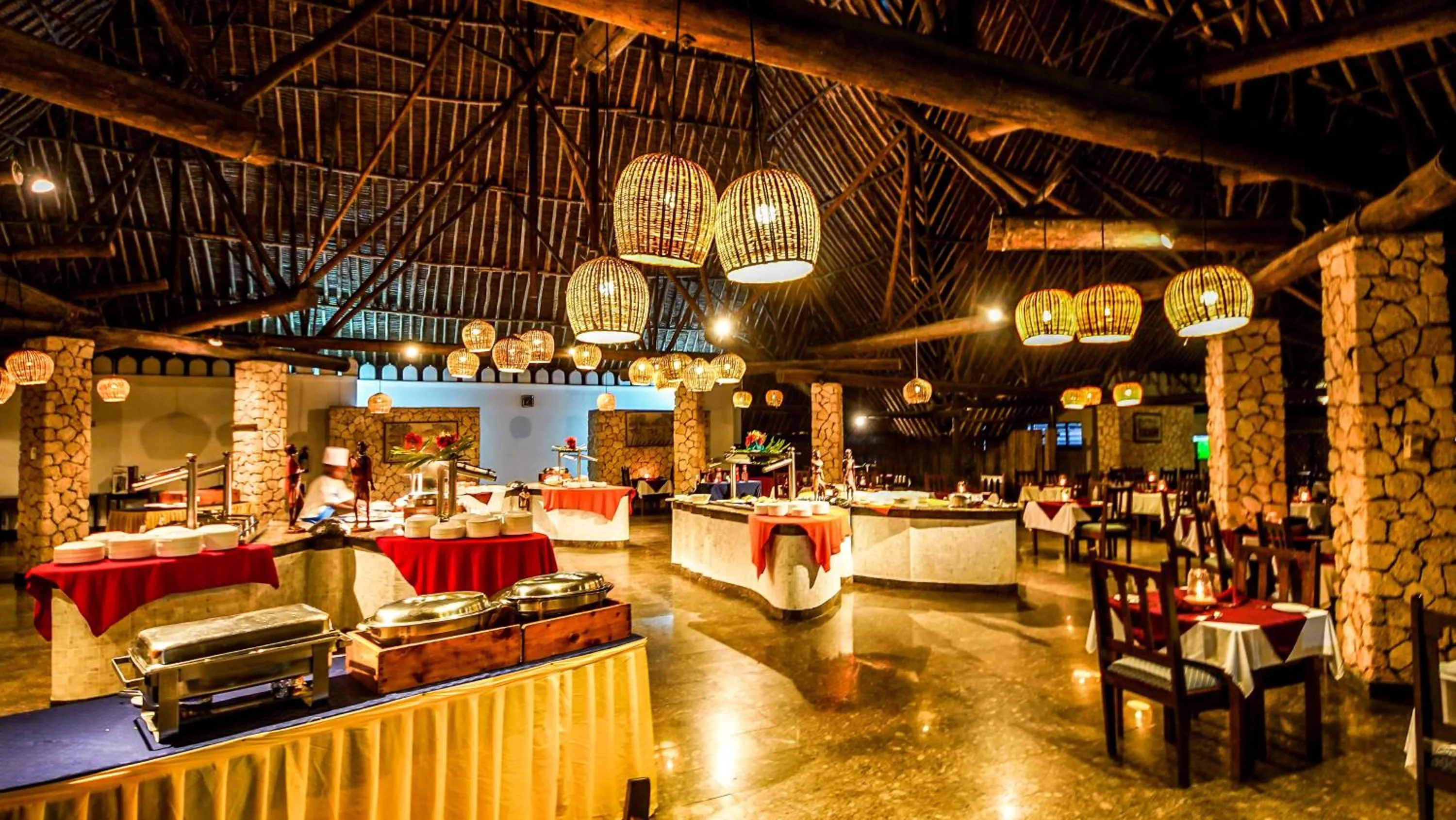 Restaurant/places to eat in Papillon Lagoon Reef Hotel