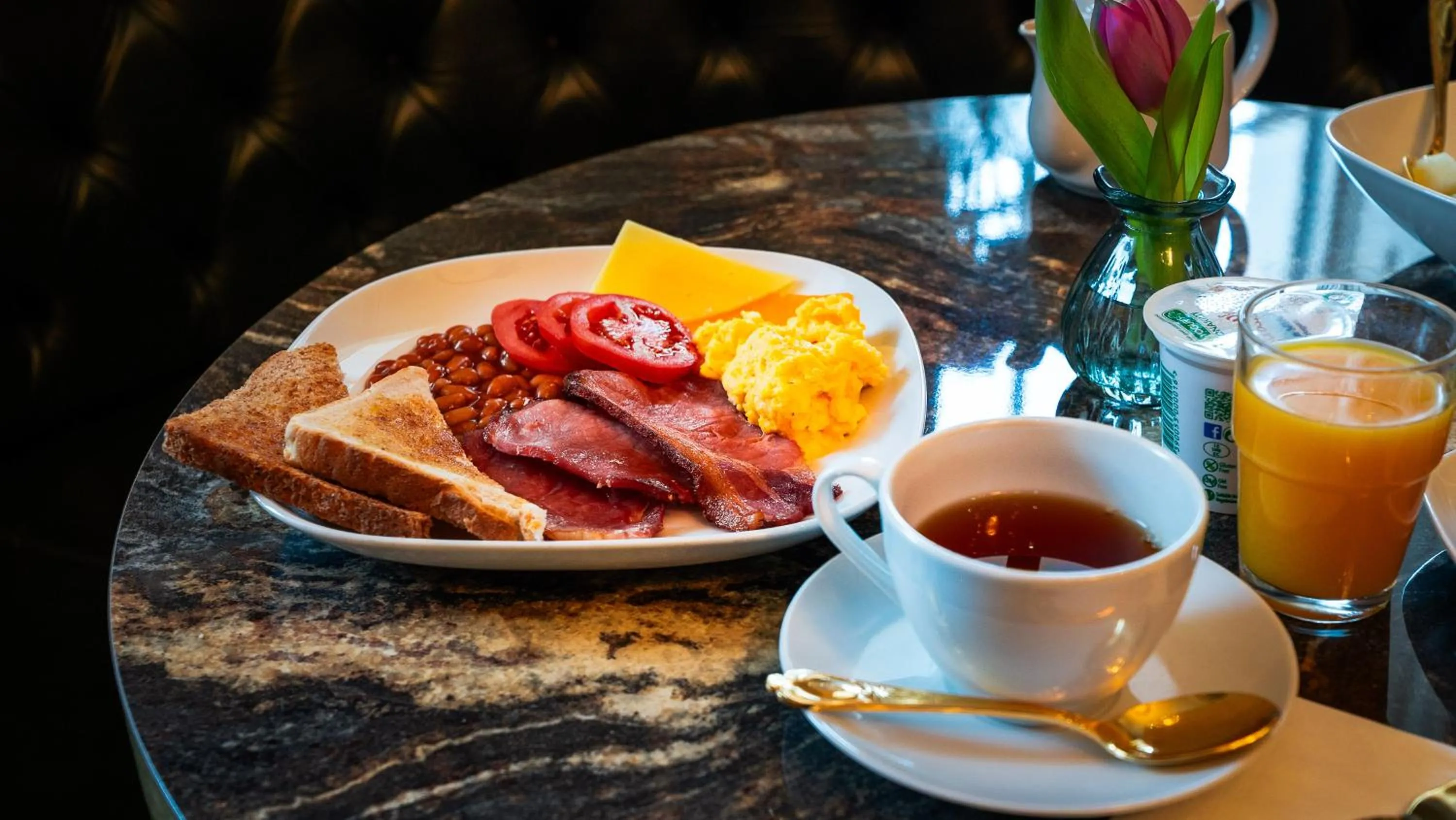 Food and drinks in Hotel St George by Nina