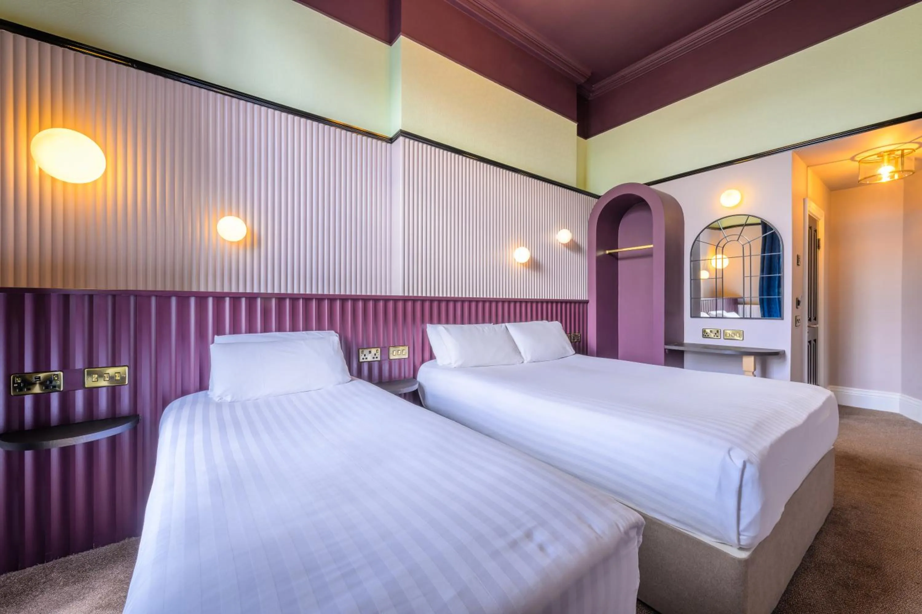 Bed in Hotel St George by Nina