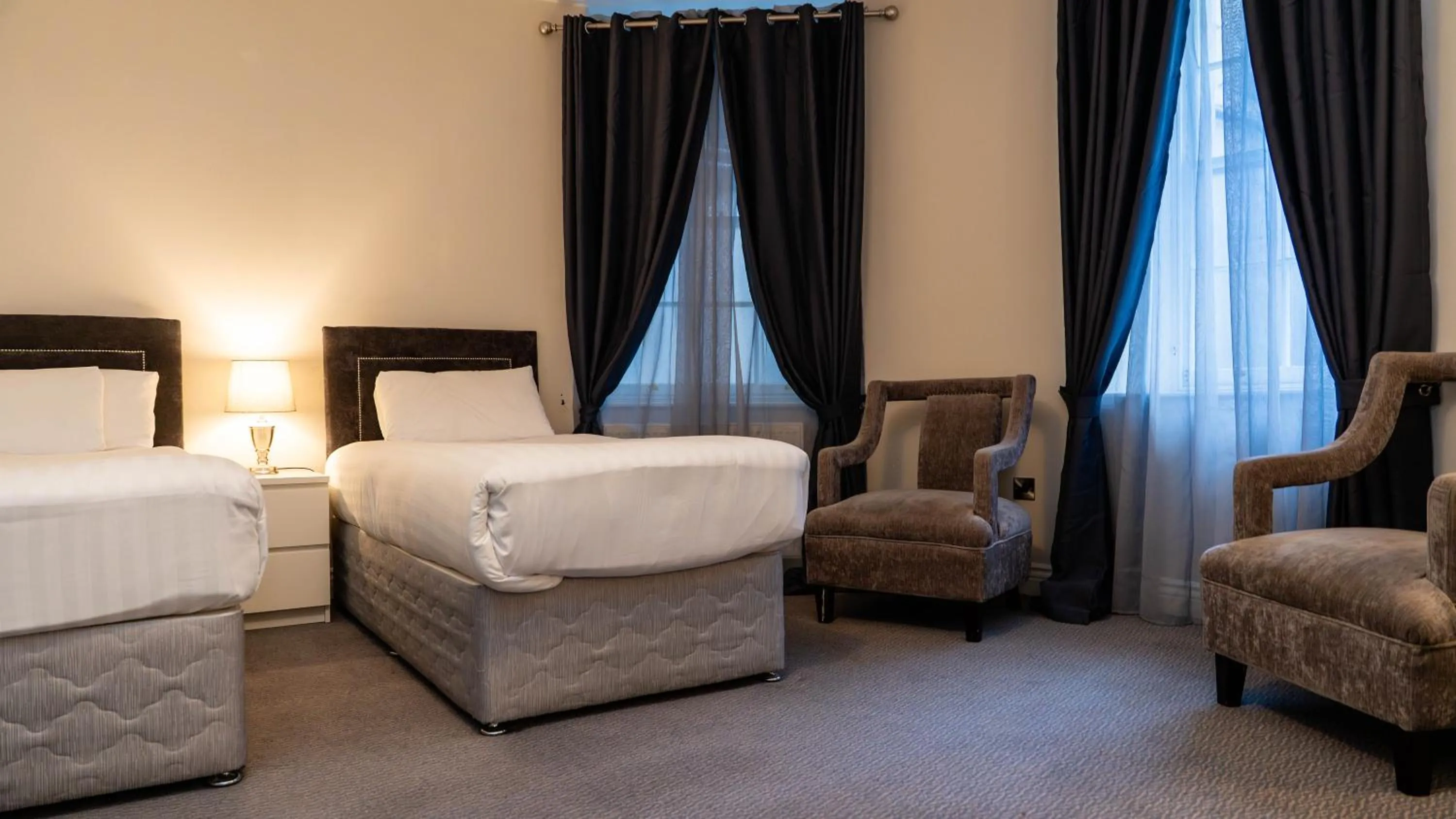 Bed in Hotel St George by Nina