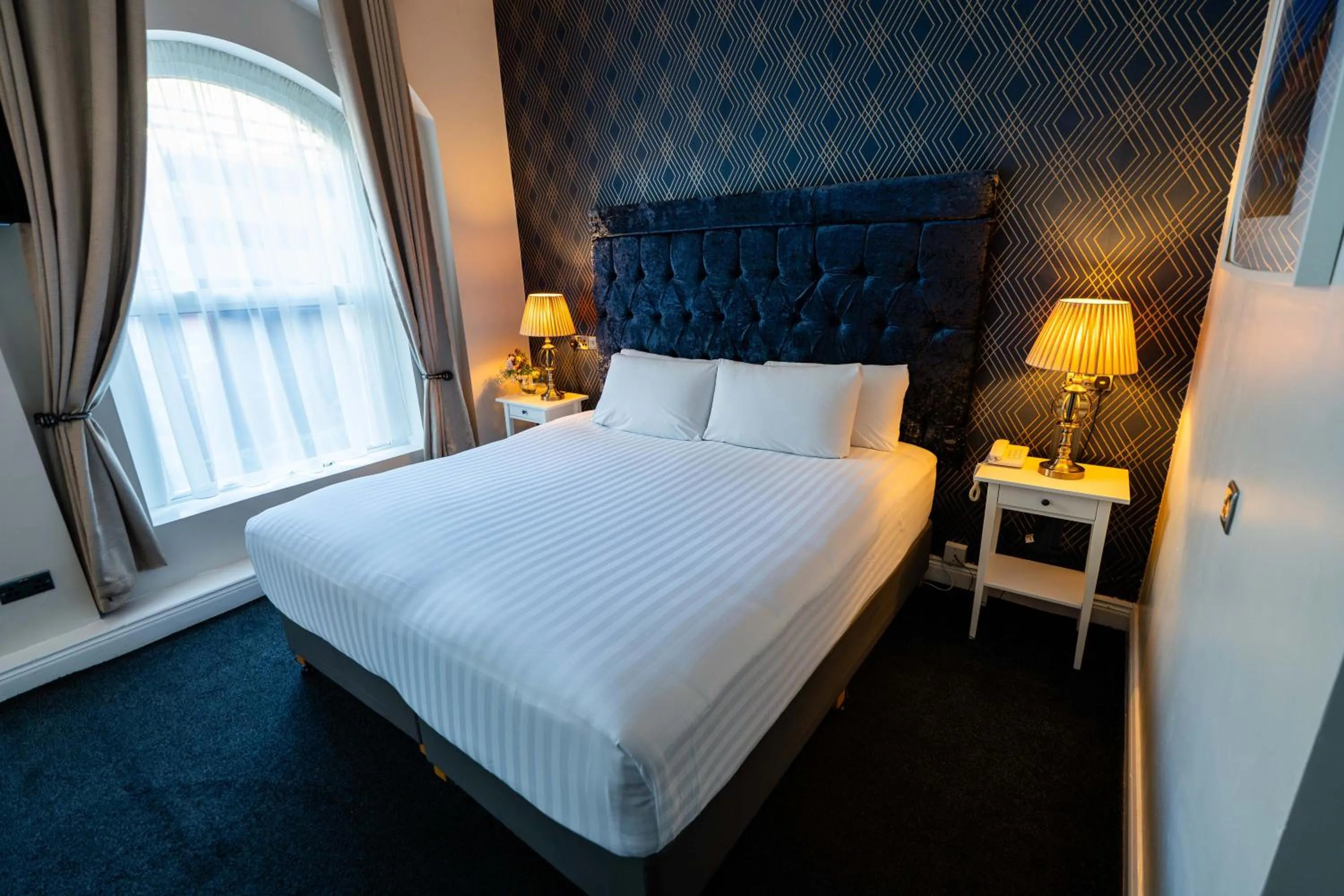 Bed in Hotel St George by Nina