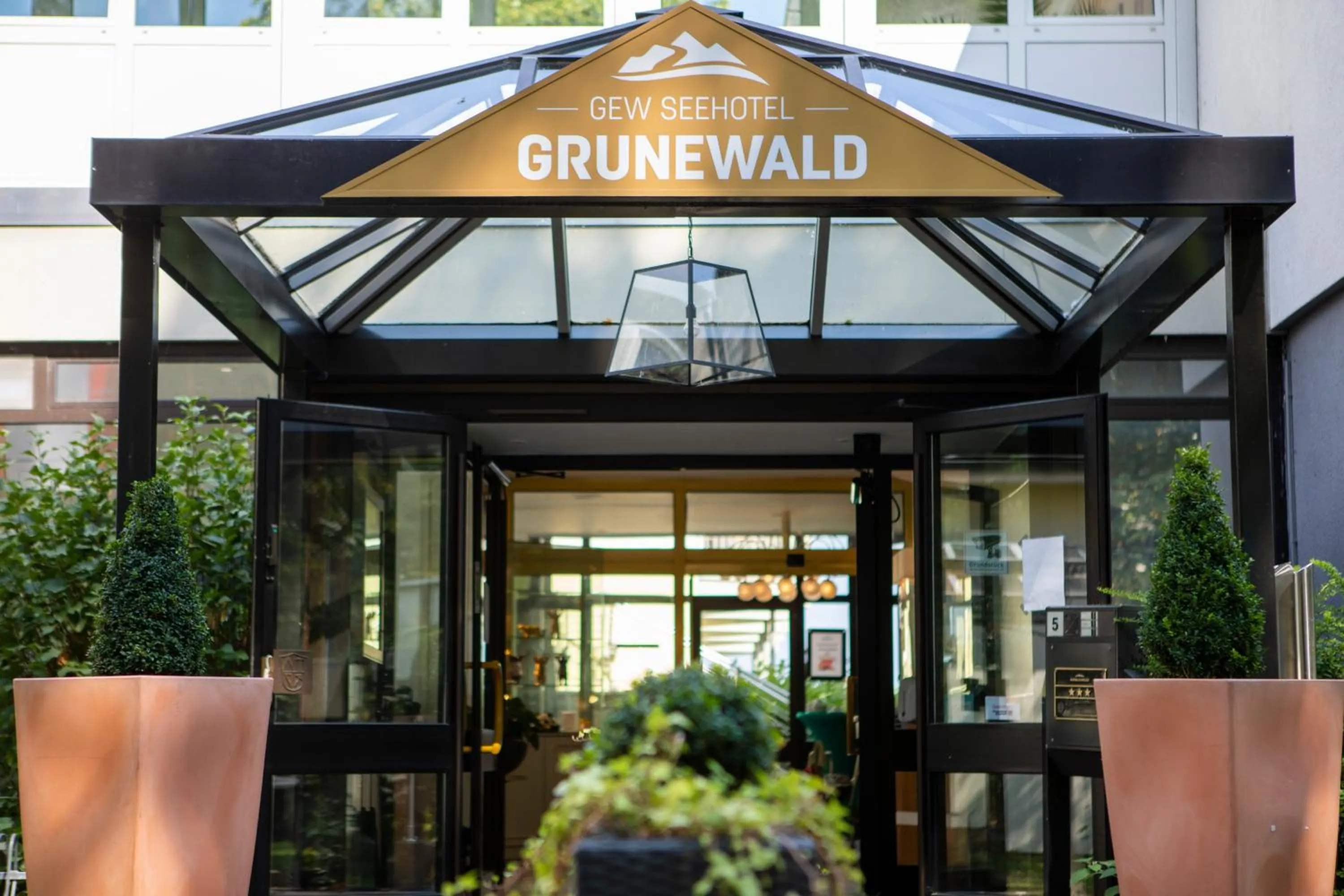 Property building in Seehotel Grunewald