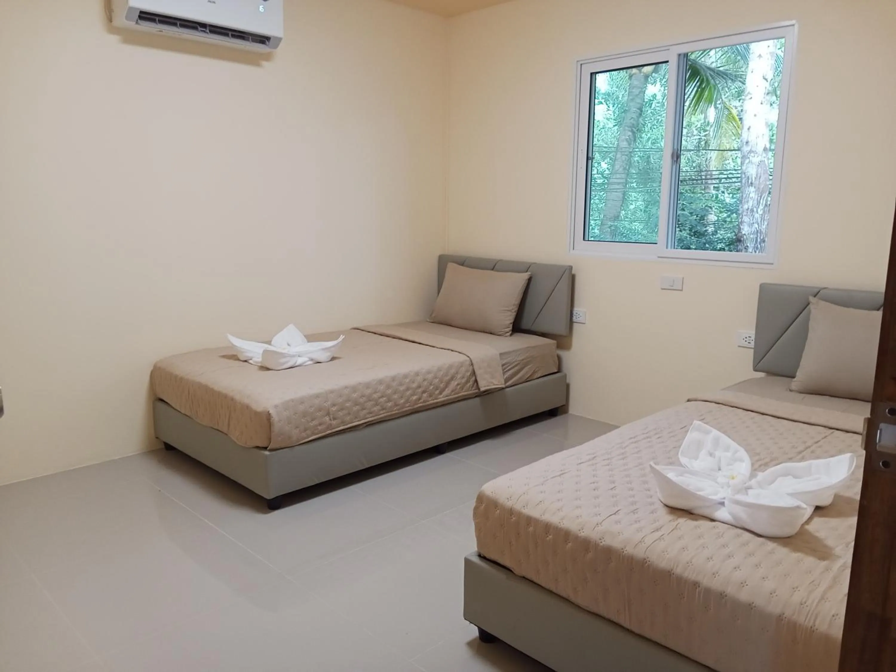 Bed in Jungle View Resort