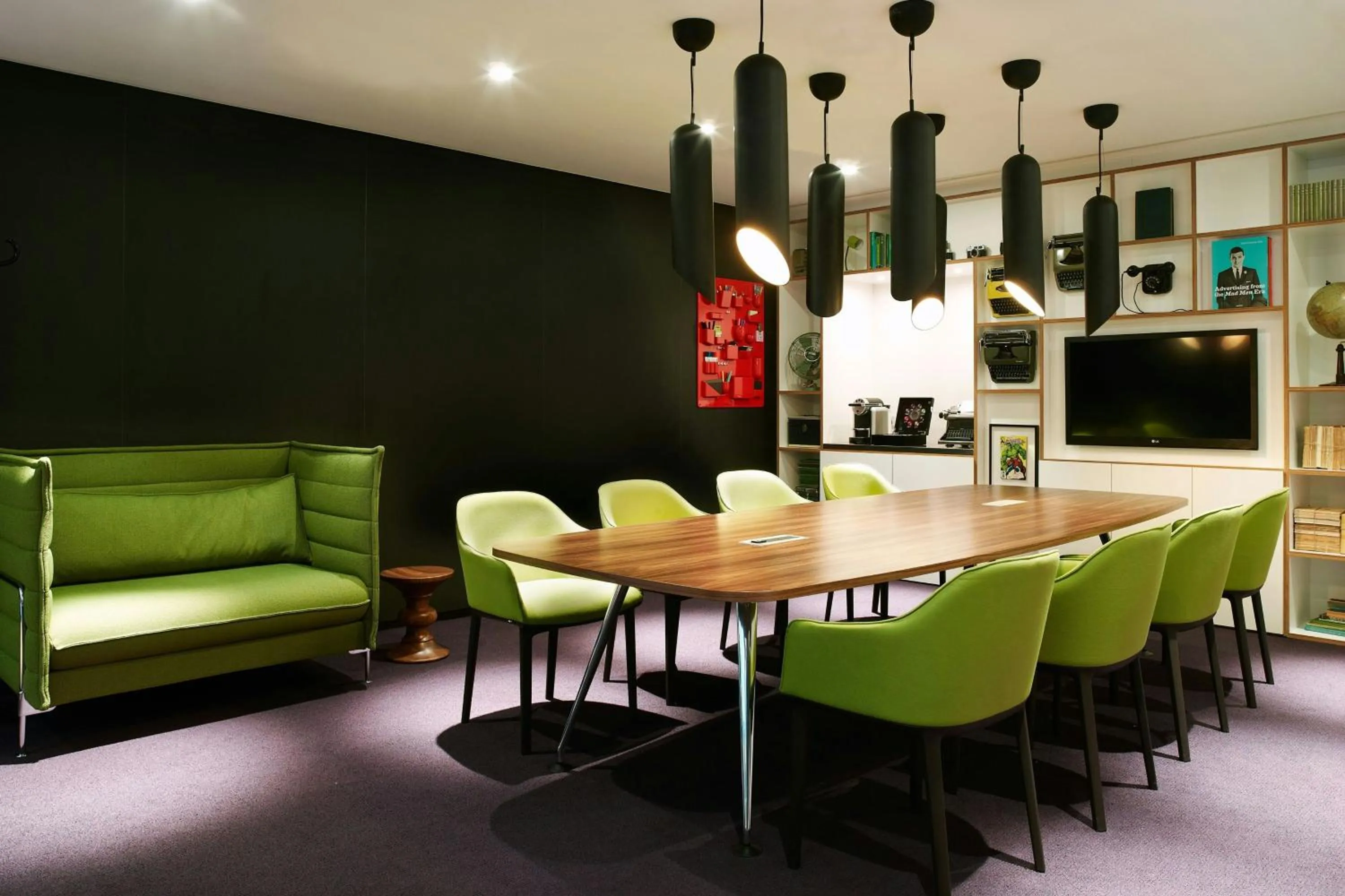 Meeting/conference room in citizenM London Bankside